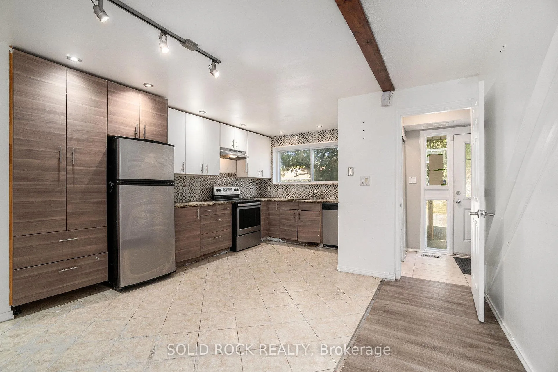 Photo 7 of 1432 Leigh Crescent, Ottawa, Carson Grove — HOMEH