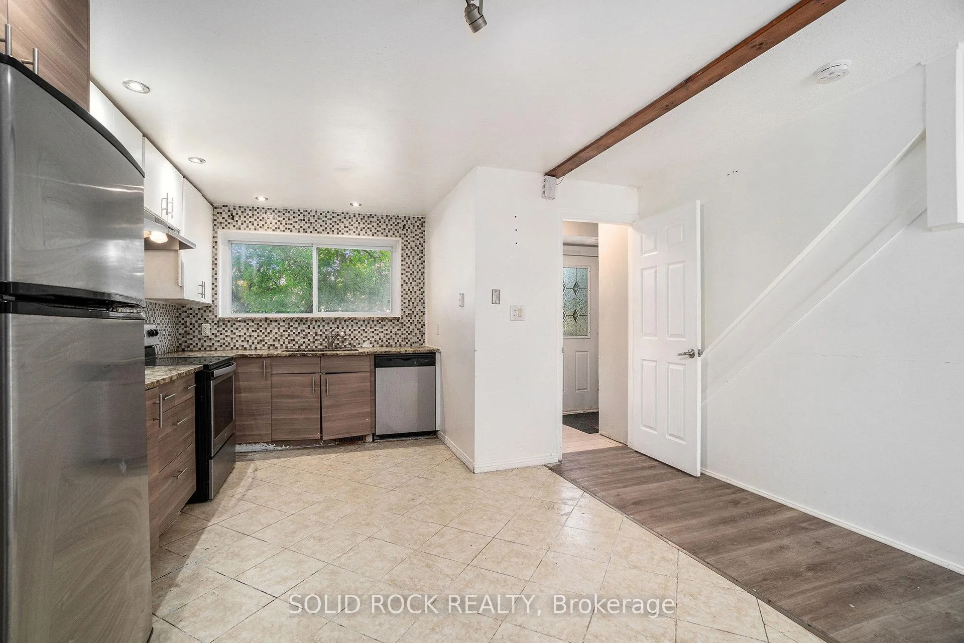 Photo 8 of 1432 Leigh Crescent, Ottawa, Carson Grove — HOMEH