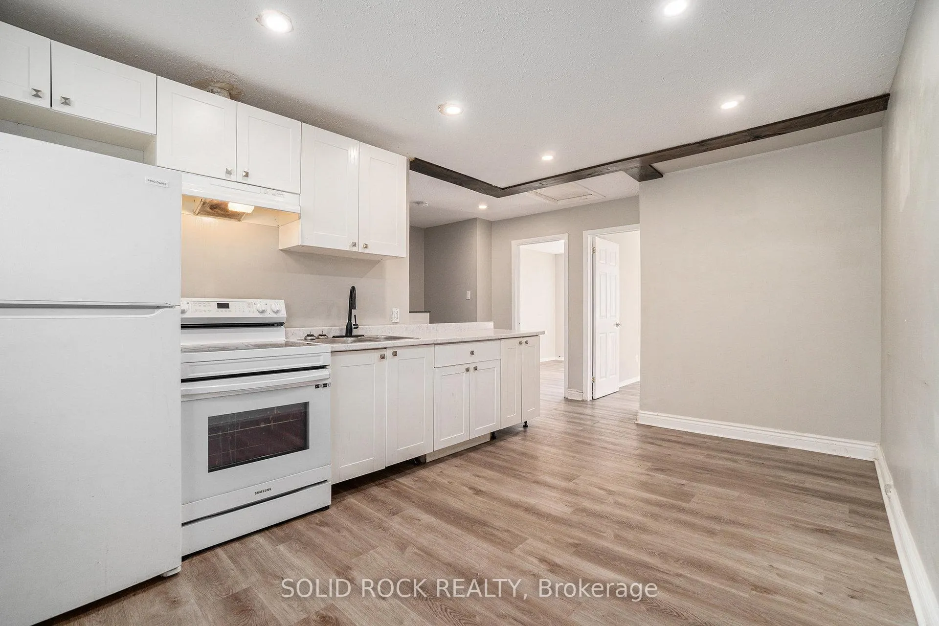 Photo 12 of 1432 Leigh Crescent, Ottawa, Carson Grove — HOMEH