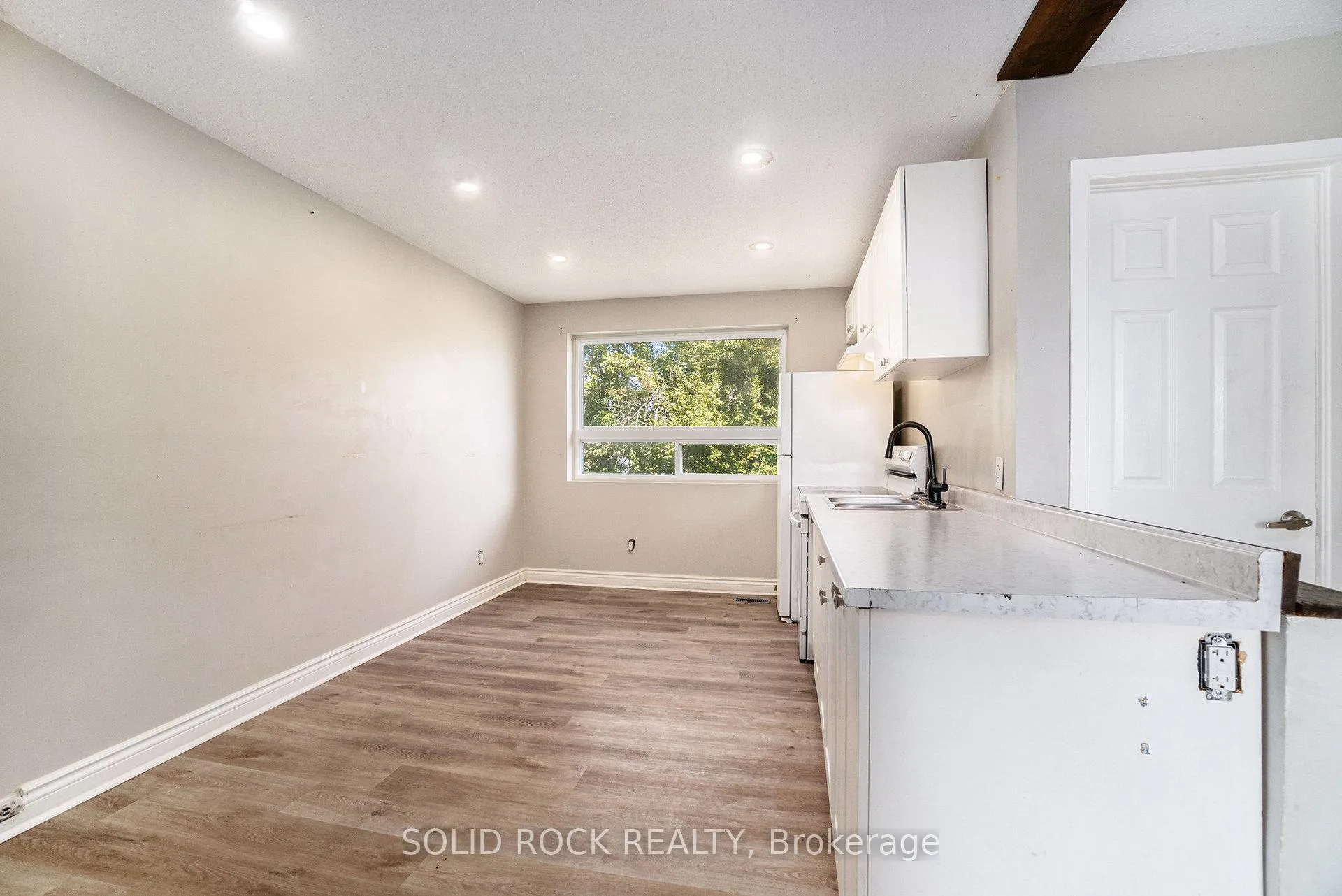 Photo 13 of 1432 Leigh Crescent, Ottawa, Carson Grove — HOMEH