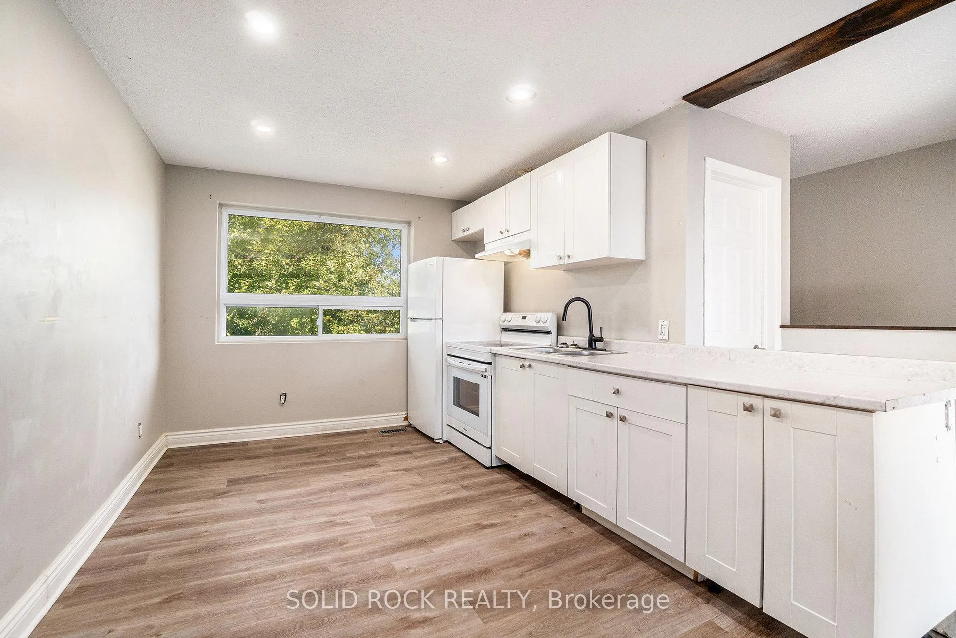 Photo 14 of 1432 Leigh Crescent, Ottawa, Carson Grove — HOMEH