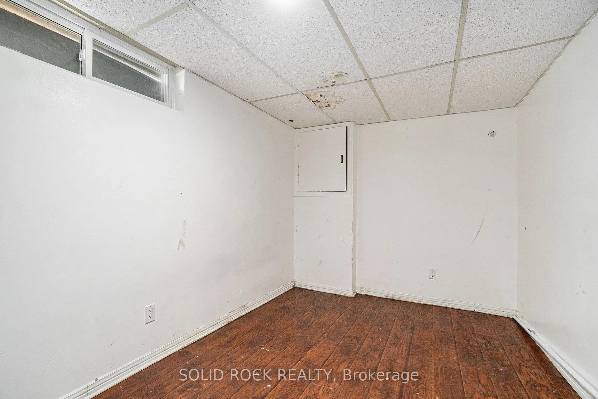 Photo 16 of 1432 Leigh Crescent, Ottawa, Carson Grove — HOMEH