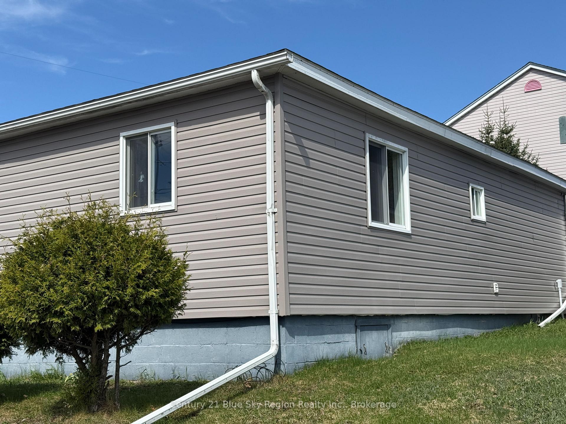 Photo 4 of 311 Seventh Street, Mattawa — HOMEH