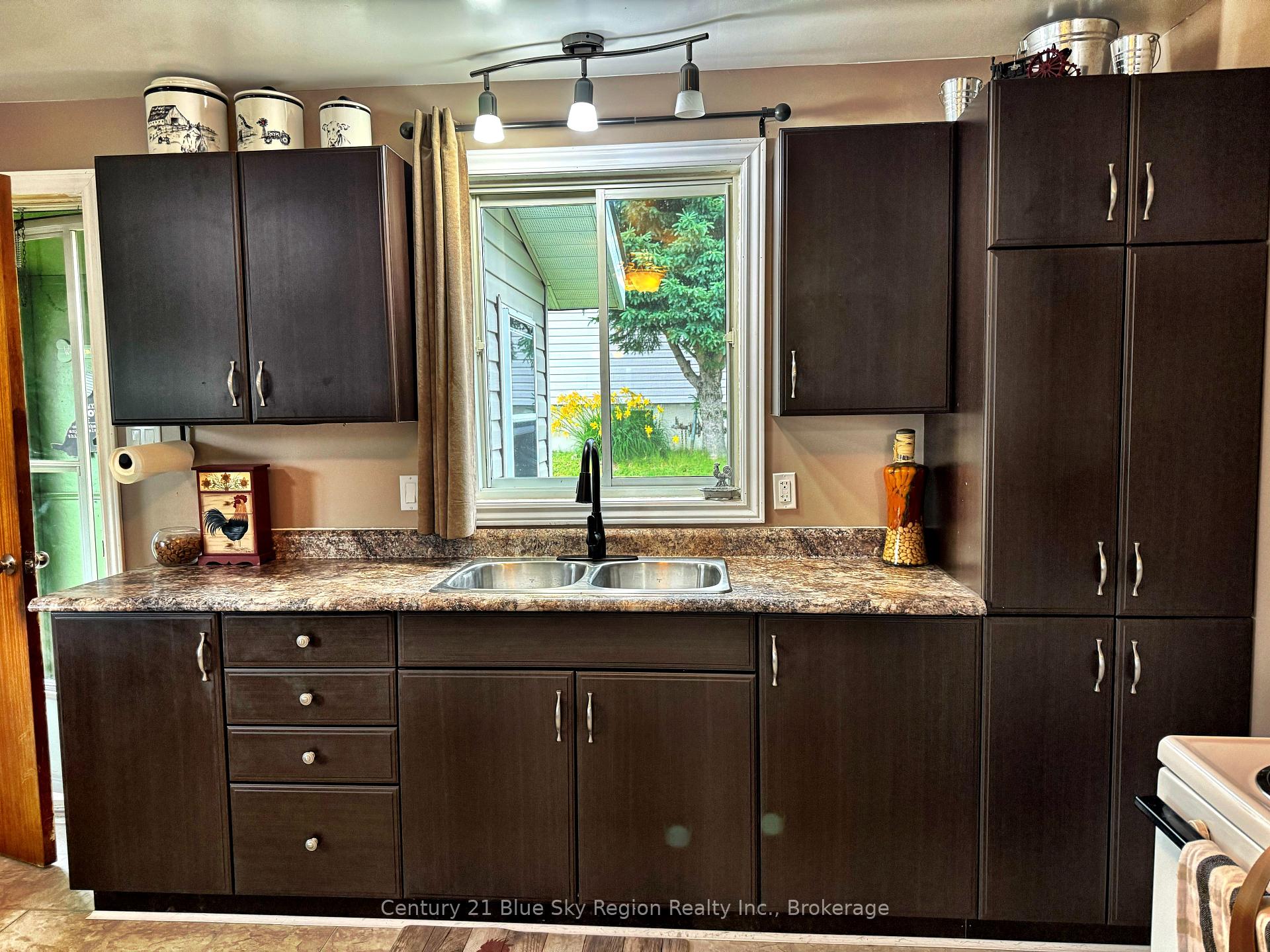 Photo 10 of 311 Seventh Street, Mattawa — HOMEH