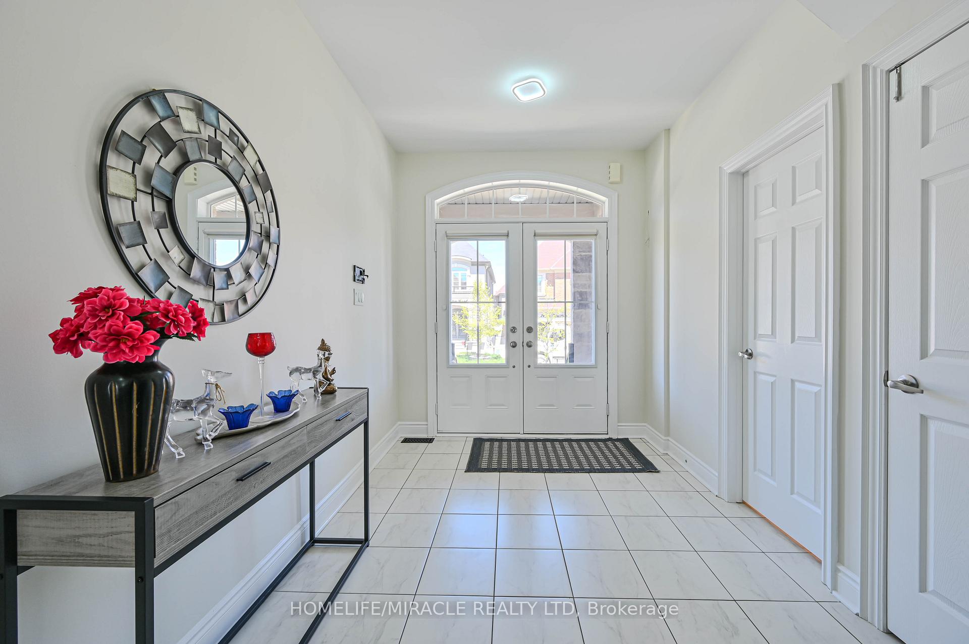 Photo 8 of 4 Camston Road, Brampton, Toronto Gore Rural Estate — HOMEH