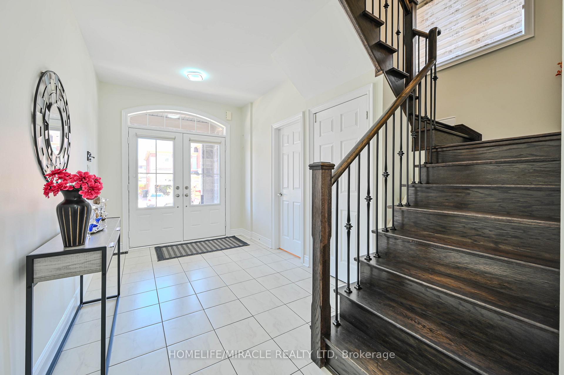 Photo 9 of 4 Camston Road, Brampton, Toronto Gore Rural Estate — HOMEH