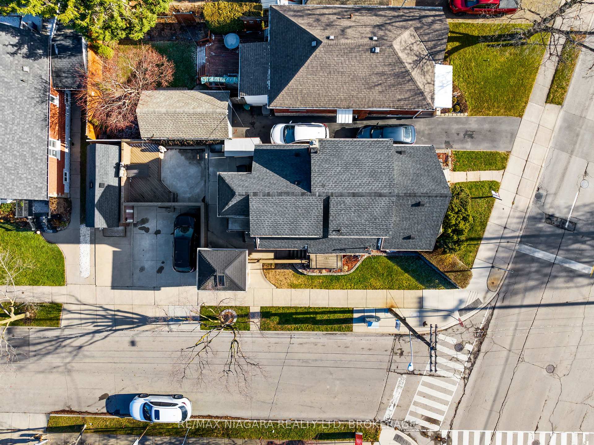 Photo 2 of 1671 King Street E, Hamilton, Delta — HOMEH