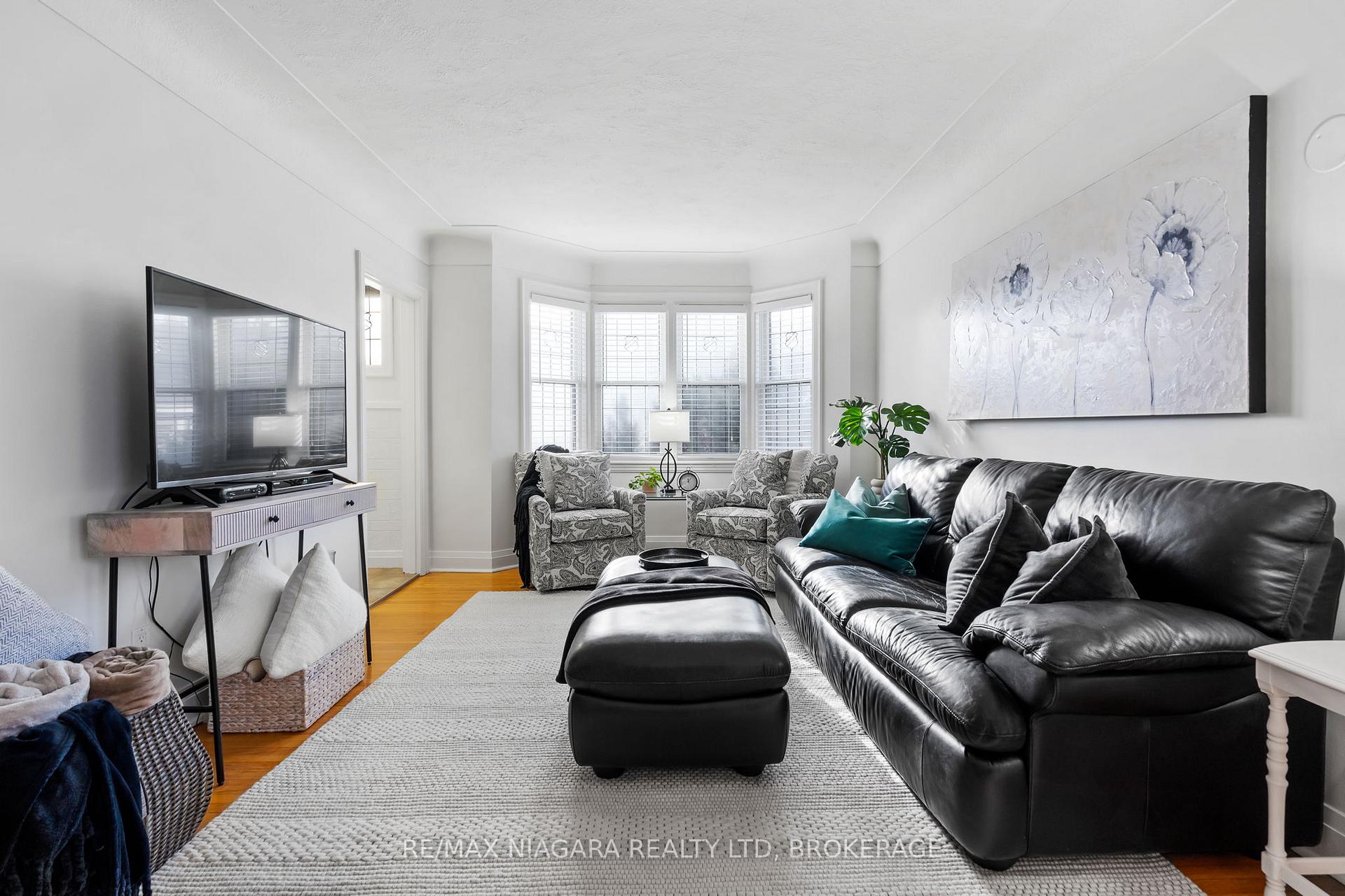 Photo 3 of 1671 King Street E, Hamilton, Delta — HOMEH