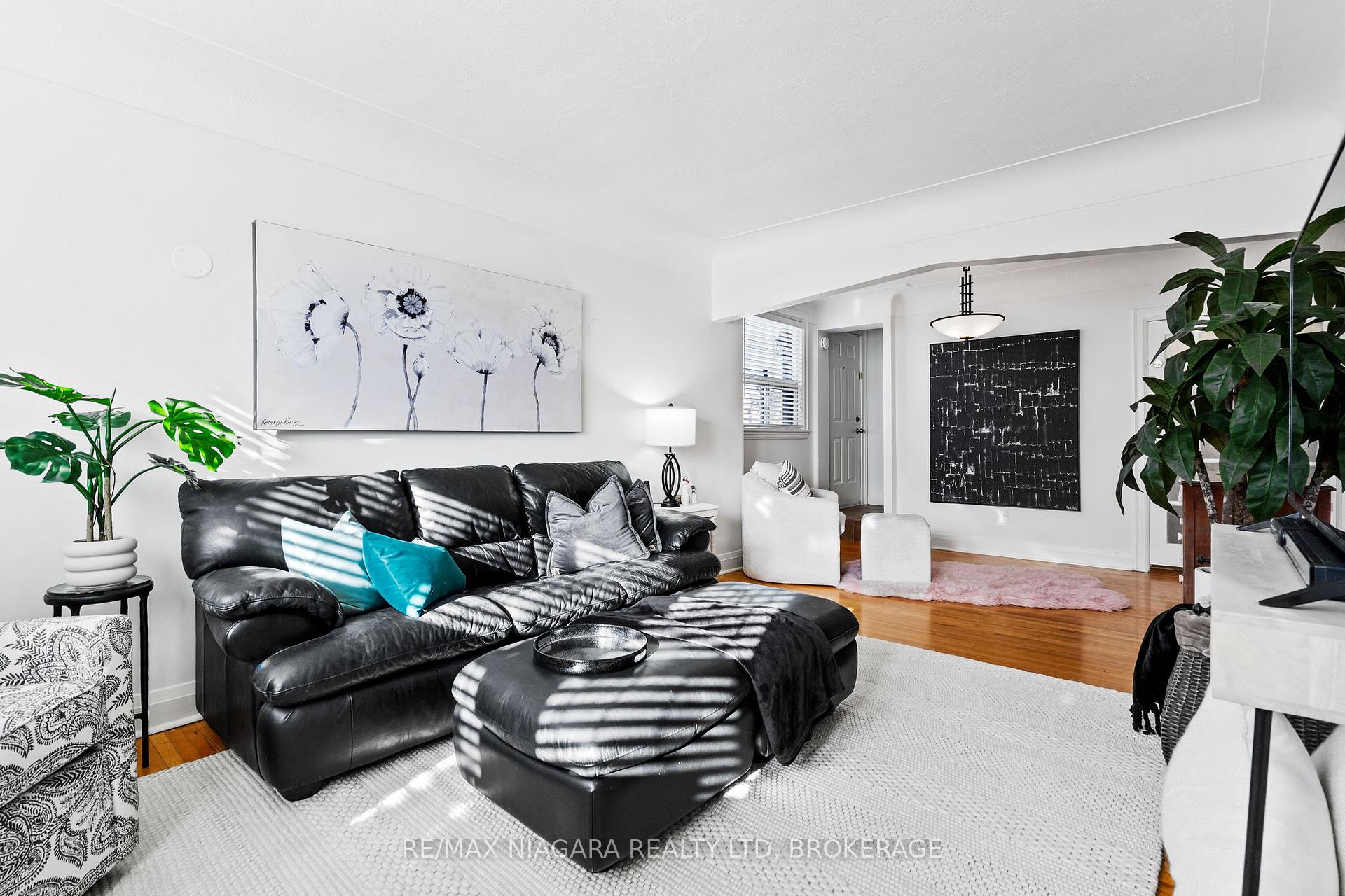 Photo 4 of 1671 King Street E, Hamilton, Delta — HOMEH