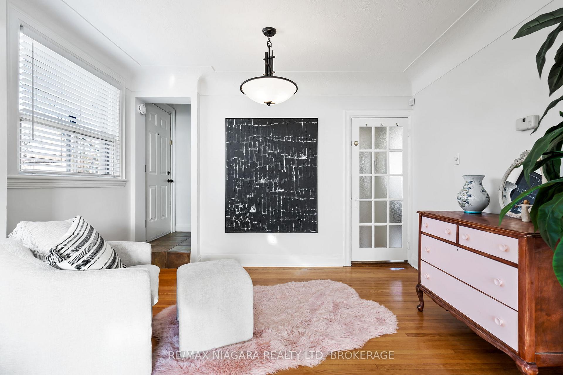 Photo 7 of 1671 King Street E, Hamilton, Delta — HOMEH