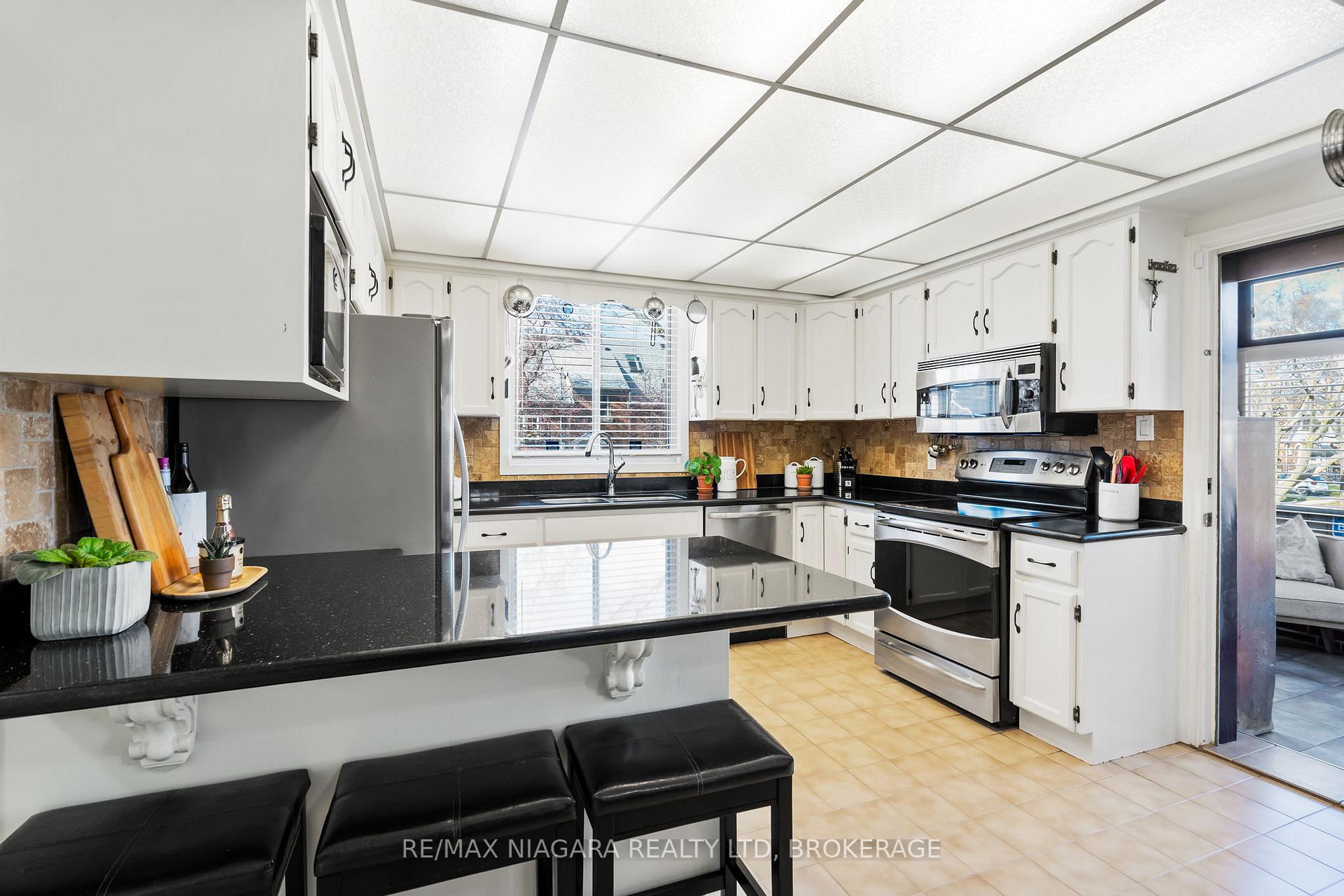 Photo 9 of 1671 King Street E, Hamilton, Delta — HOMEH