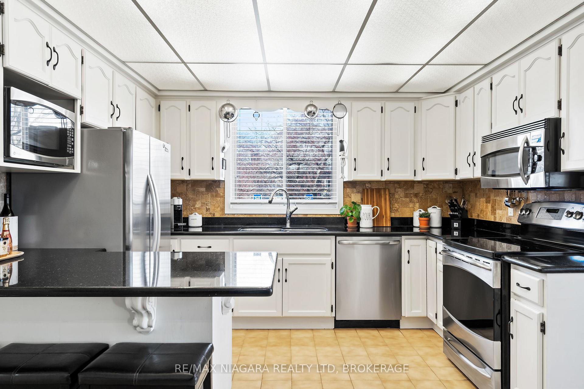 Photo 10 of 1671 King Street E, Hamilton, Delta — HOMEH