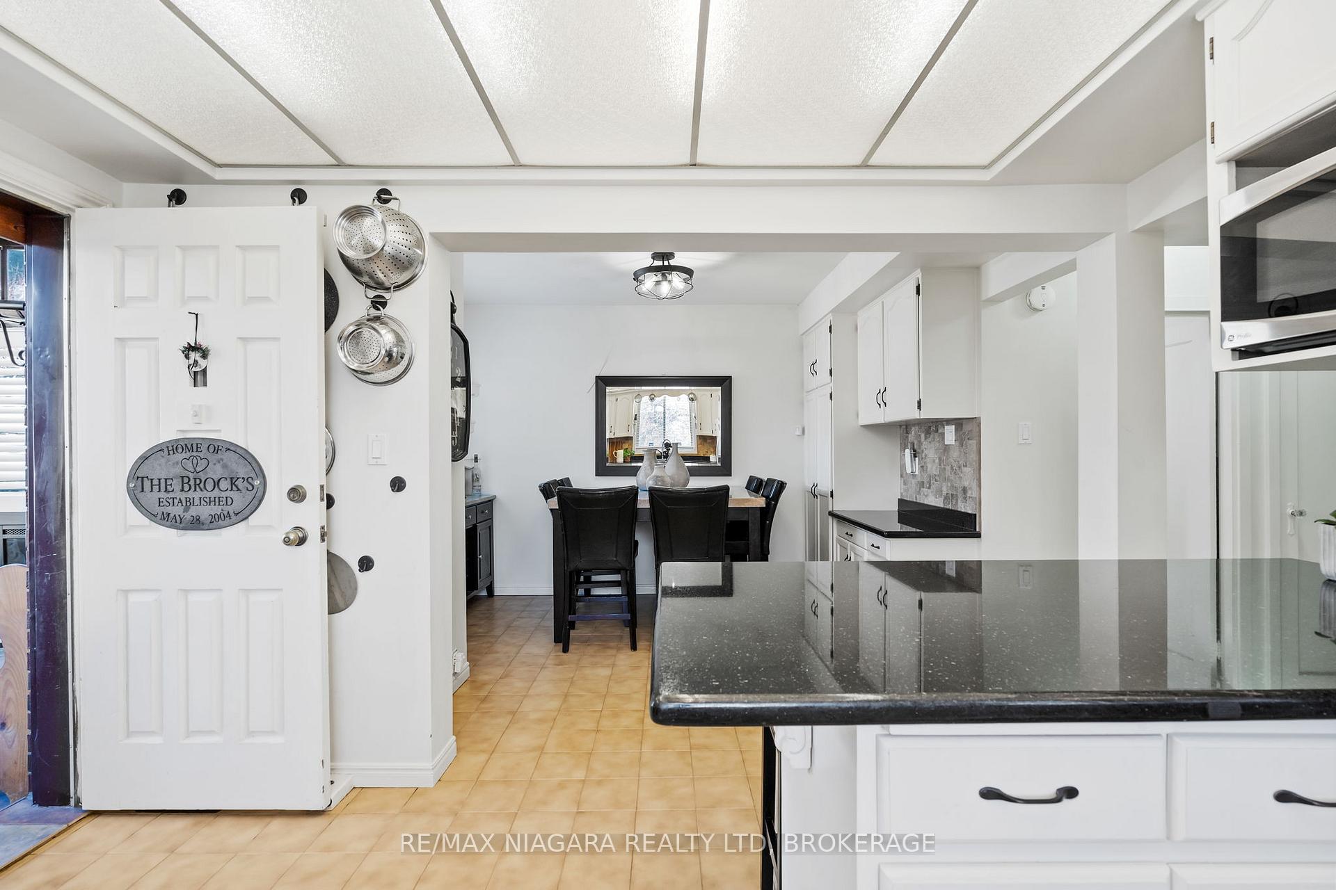 Photo 12 of 1671 King Street E, Hamilton, Delta — HOMEH