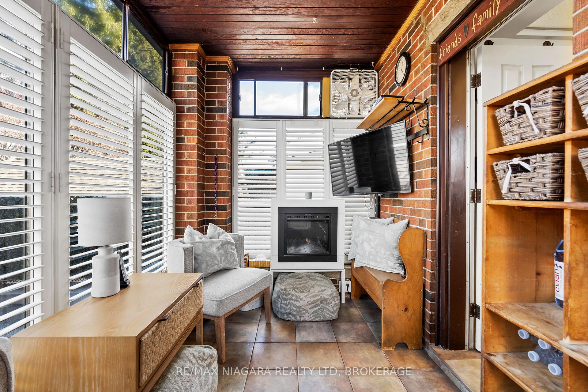Photo 14 of 1671 King Street E, Hamilton, Delta — HOMEH