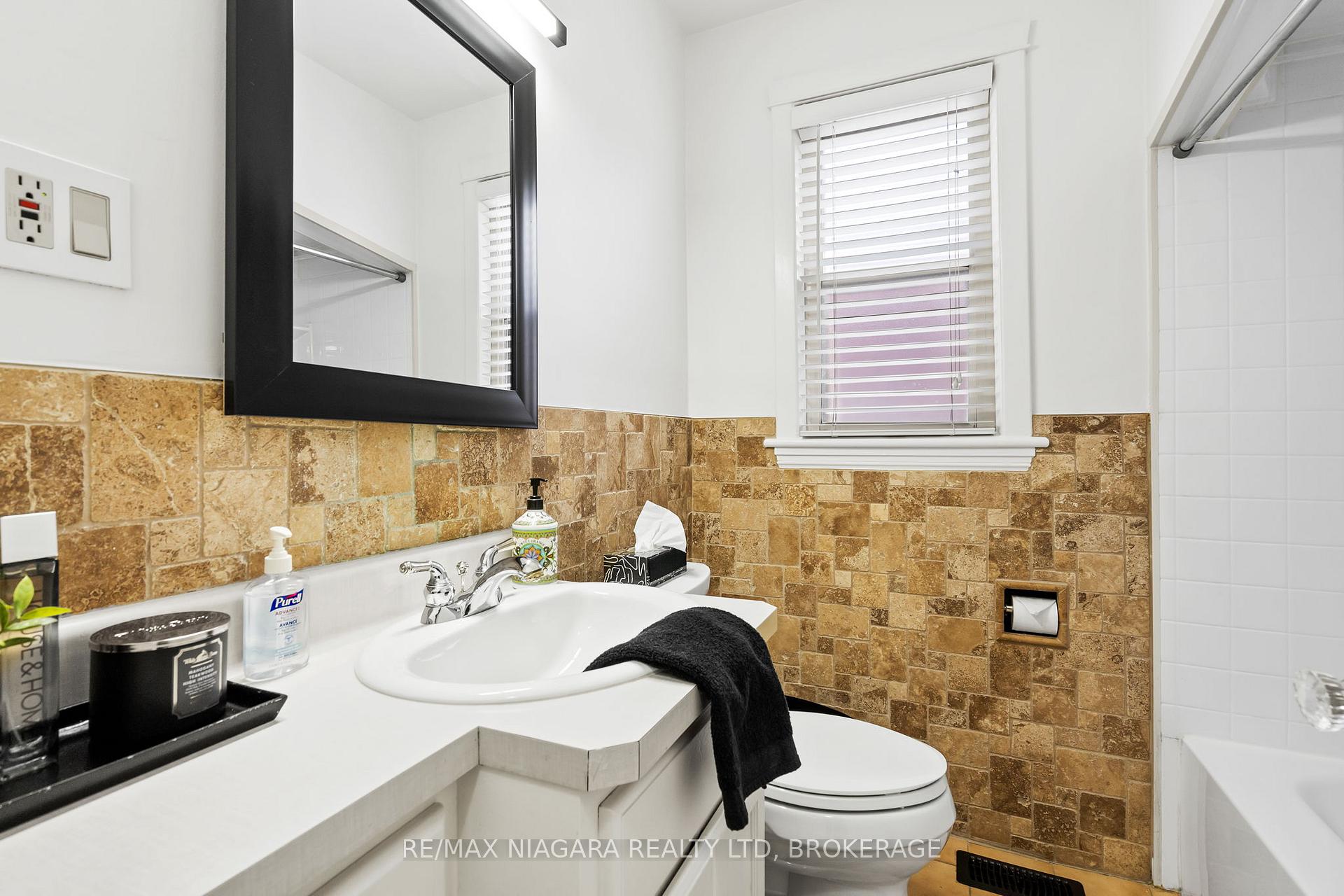 Photo 16 of 1671 King Street E, Hamilton, Delta — HOMEH