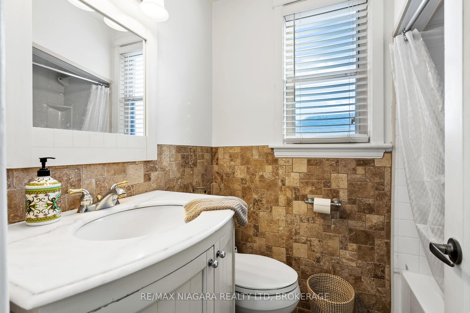 Photo 22 of 1671 King Street E, Hamilton, Delta — HOMEH