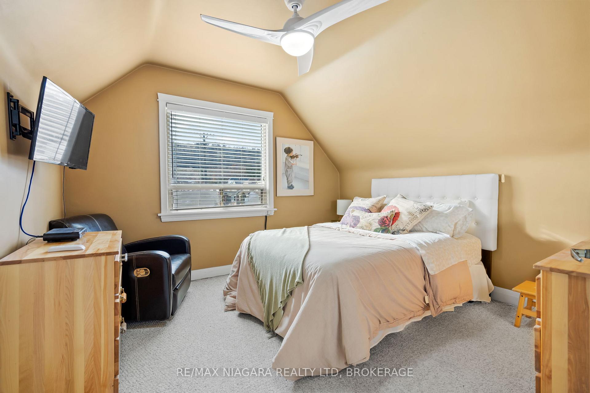Photo 24 of 1671 King Street E, Hamilton, Delta — HOMEH