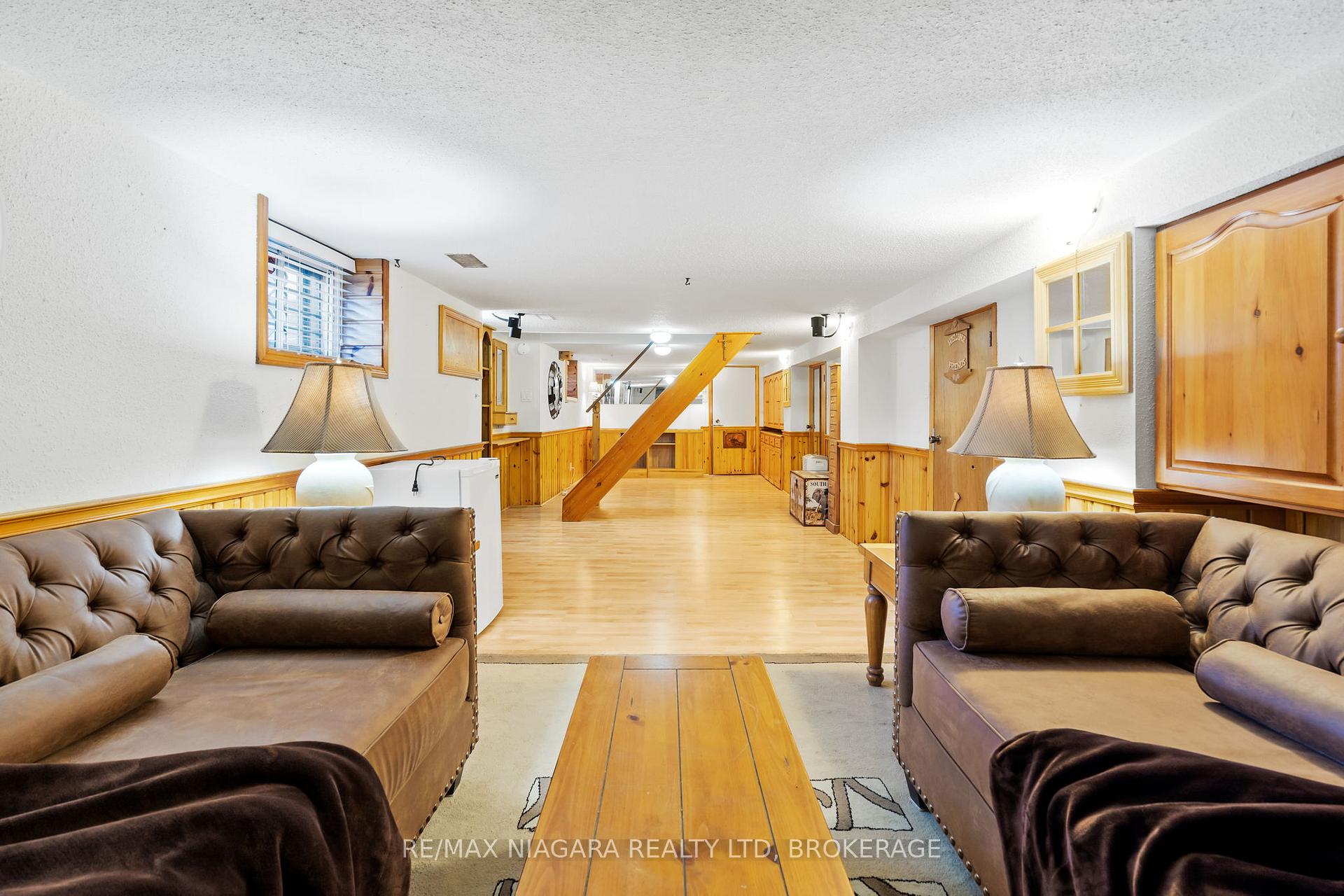 Photo 32 of 1671 King Street E, Hamilton, Delta — HOMEH