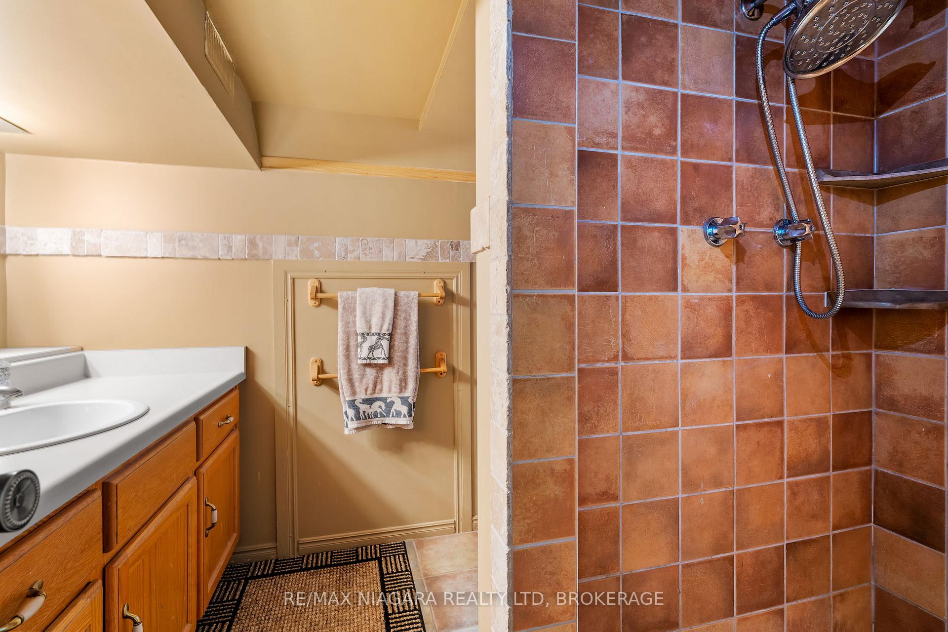 Photo 36 of 1671 King Street E, Hamilton, Delta — HOMEH