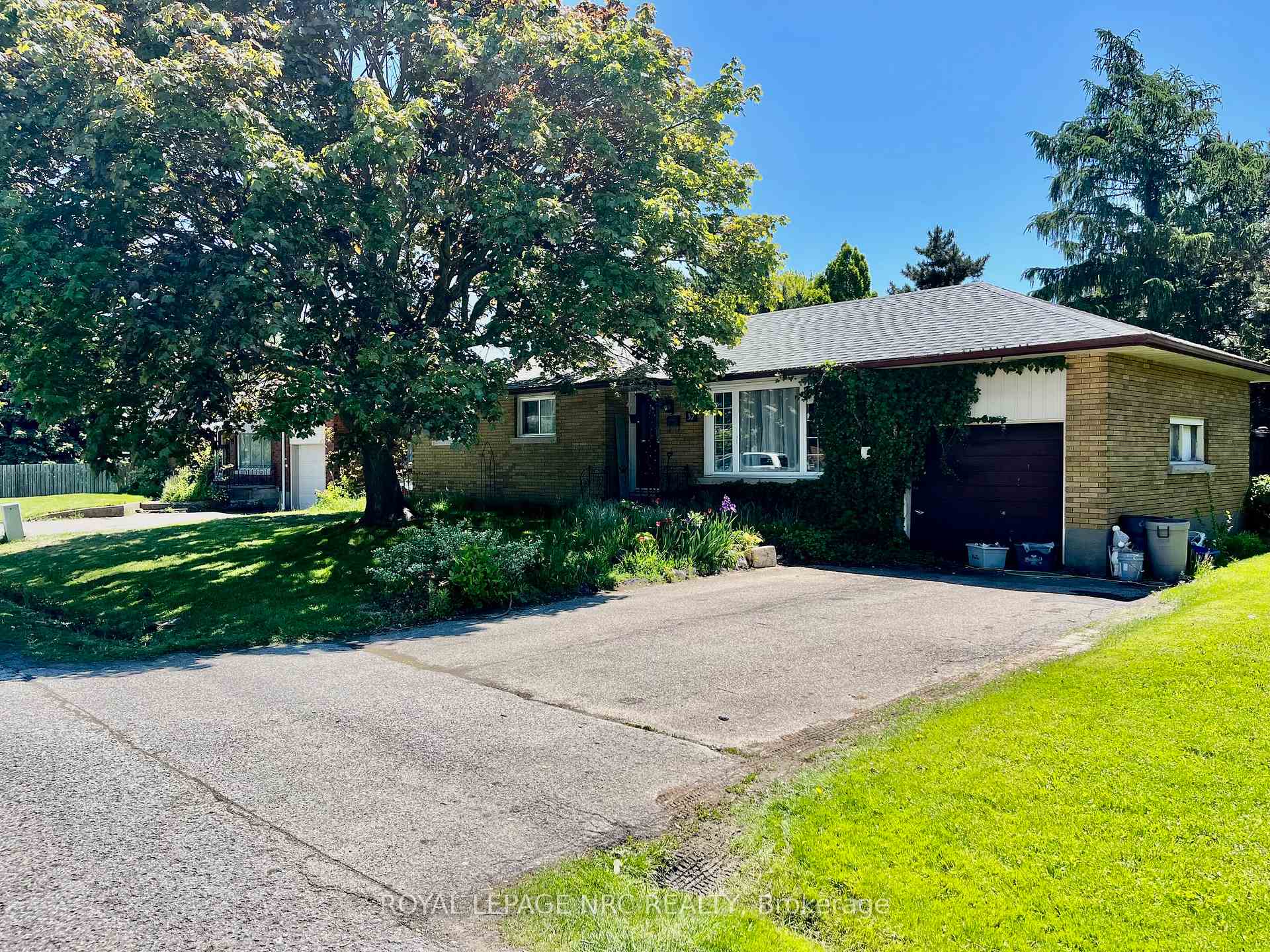 Photo 1 of 32 Buchanan Road, St. Catharines, Carlton/Bunting — HOMEH