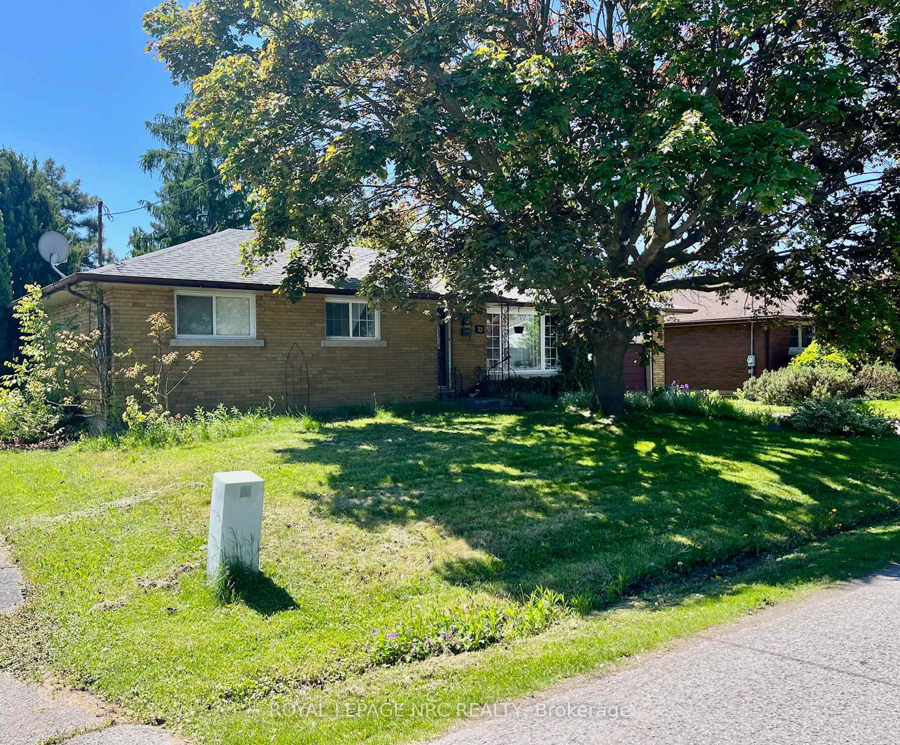 Photo 2 of 32 Buchanan Road, St. Catharines, Carlton/Bunting — HOMEH