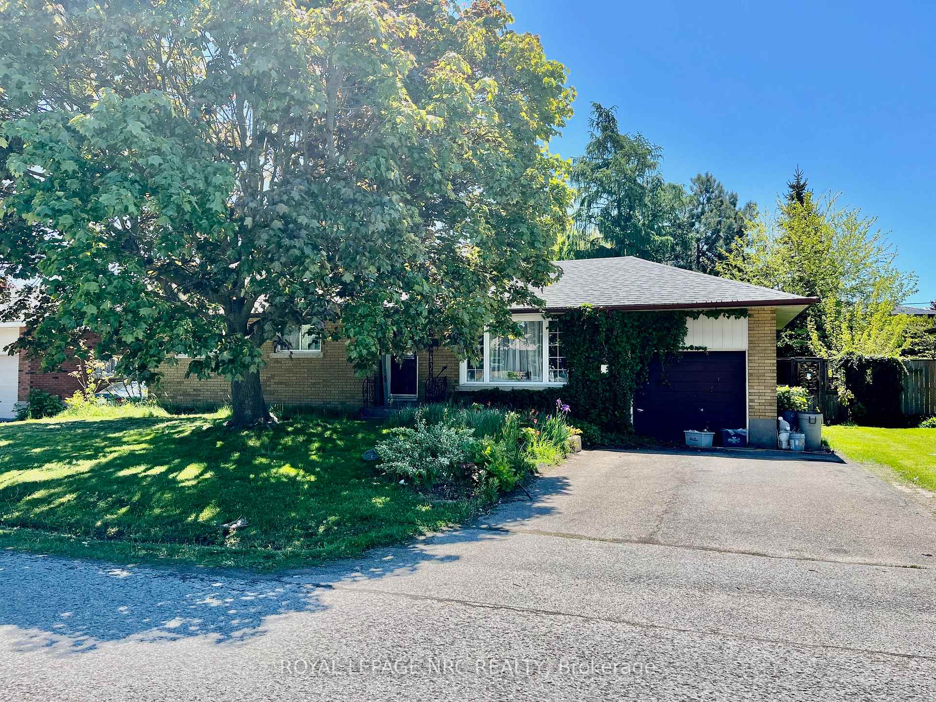 Photo 3 of 32 Buchanan Road, St. Catharines, Carlton/Bunting — HOMEH