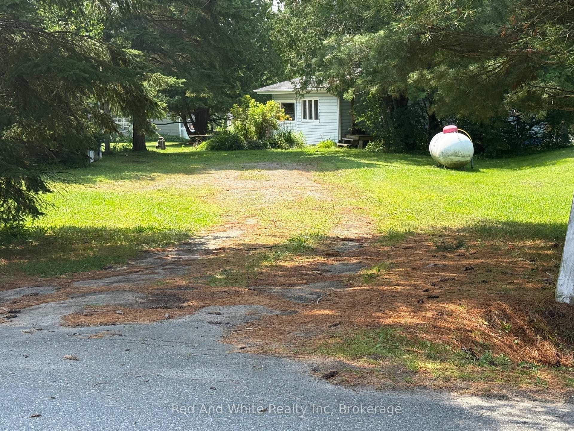 Photo 8 of 10 Burrows Street, Magnetawan — HOMEH