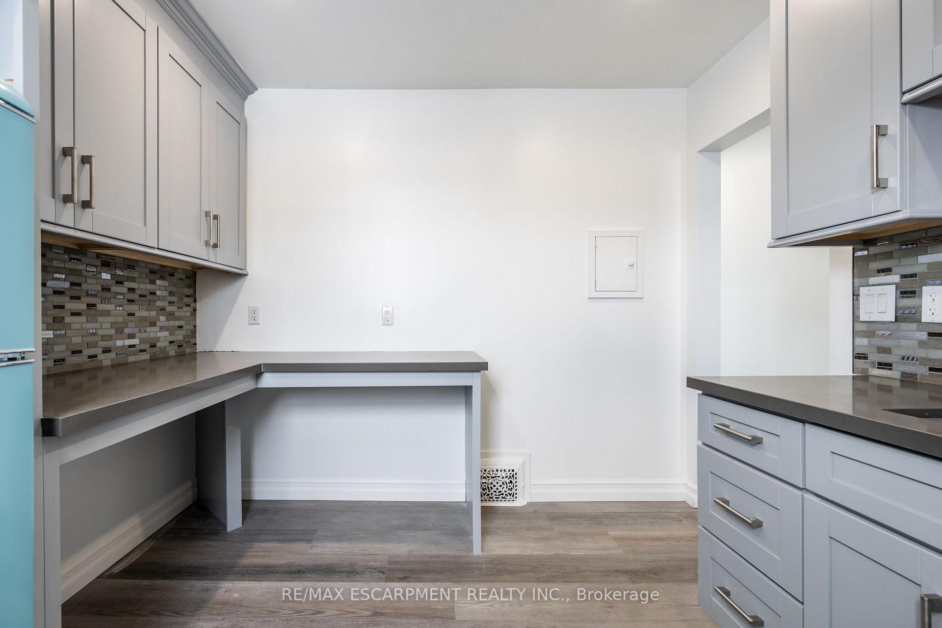 Photo 6 of 18 Fairholt Road N, Hamilton, Gibson — HOMEH