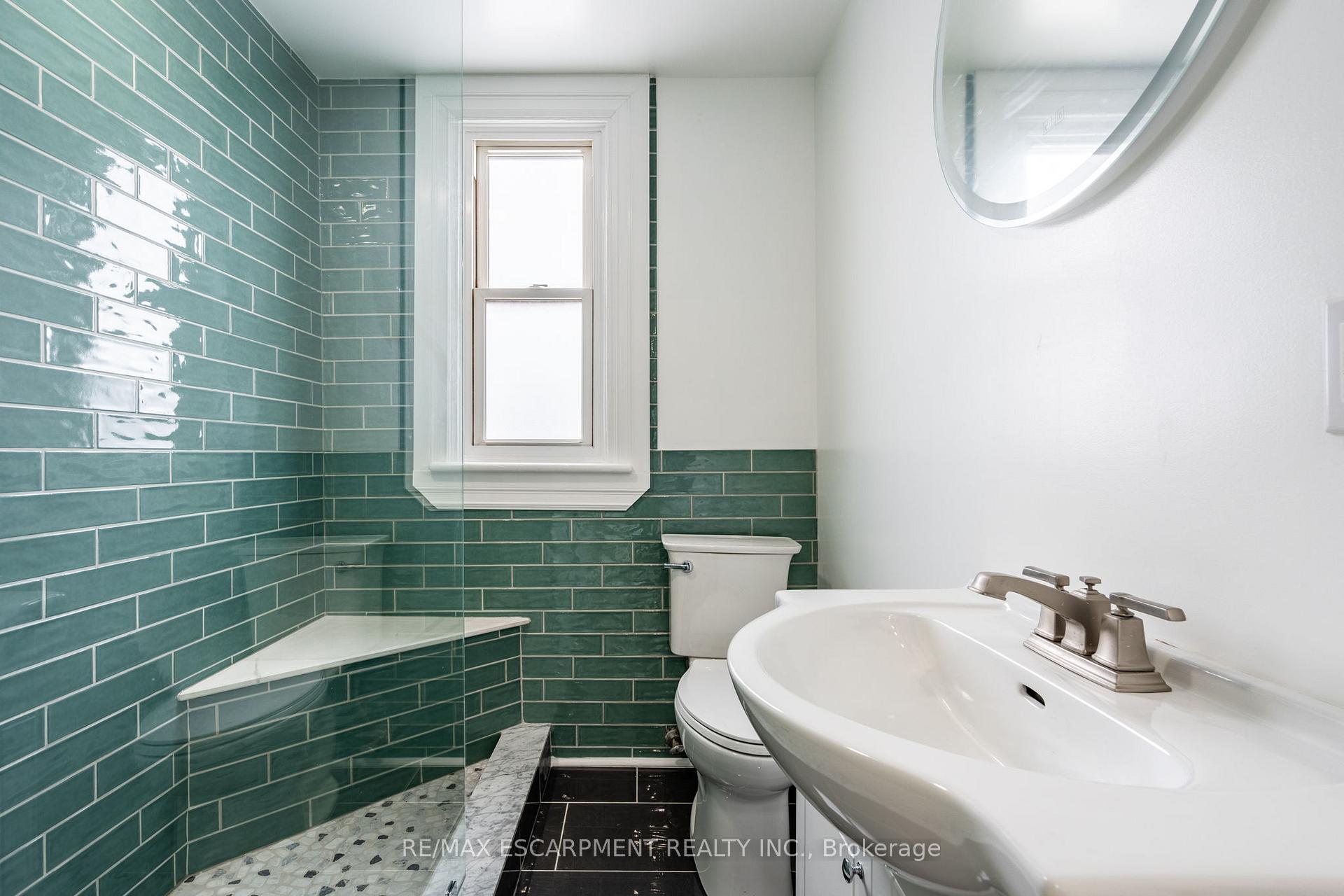 Photo 7 of 18 Fairholt Road N, Hamilton, Gibson — HOMEH