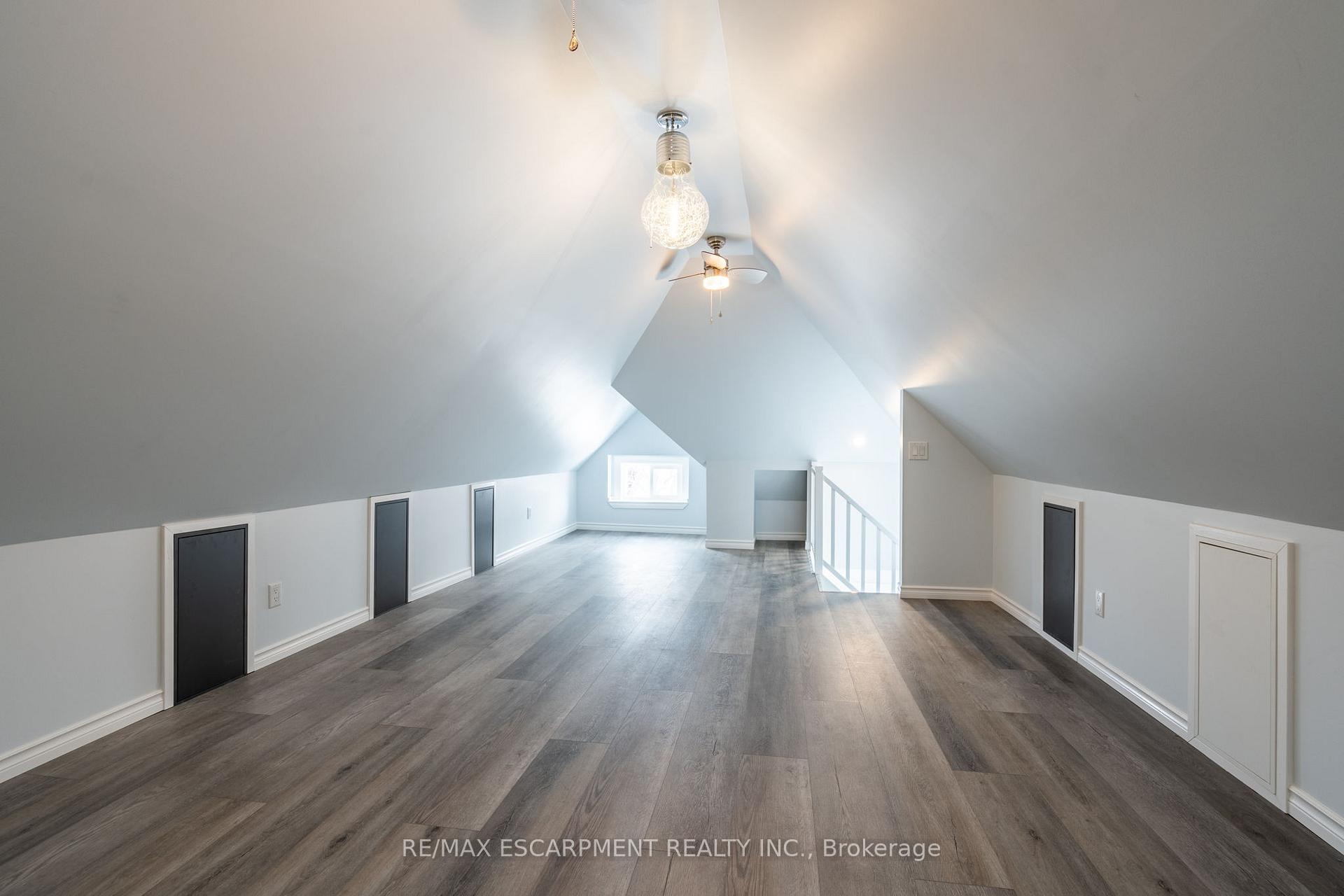Photo 19 of 18 Fairholt Road N, Hamilton, Gibson — HOMEH