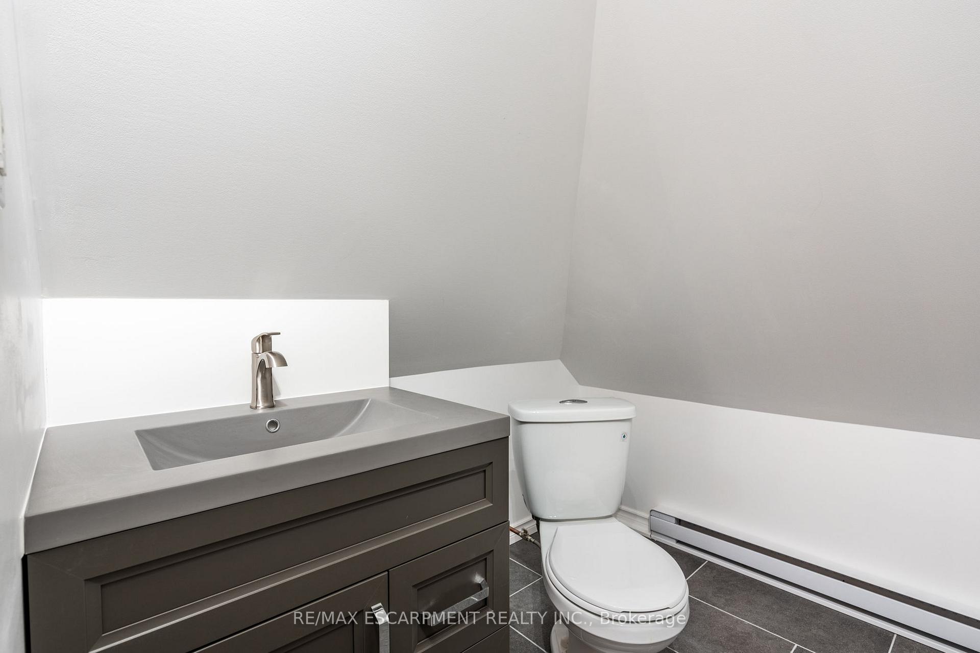 Photo 22 of 18 Fairholt Road N, Hamilton, Gibson — HOMEH