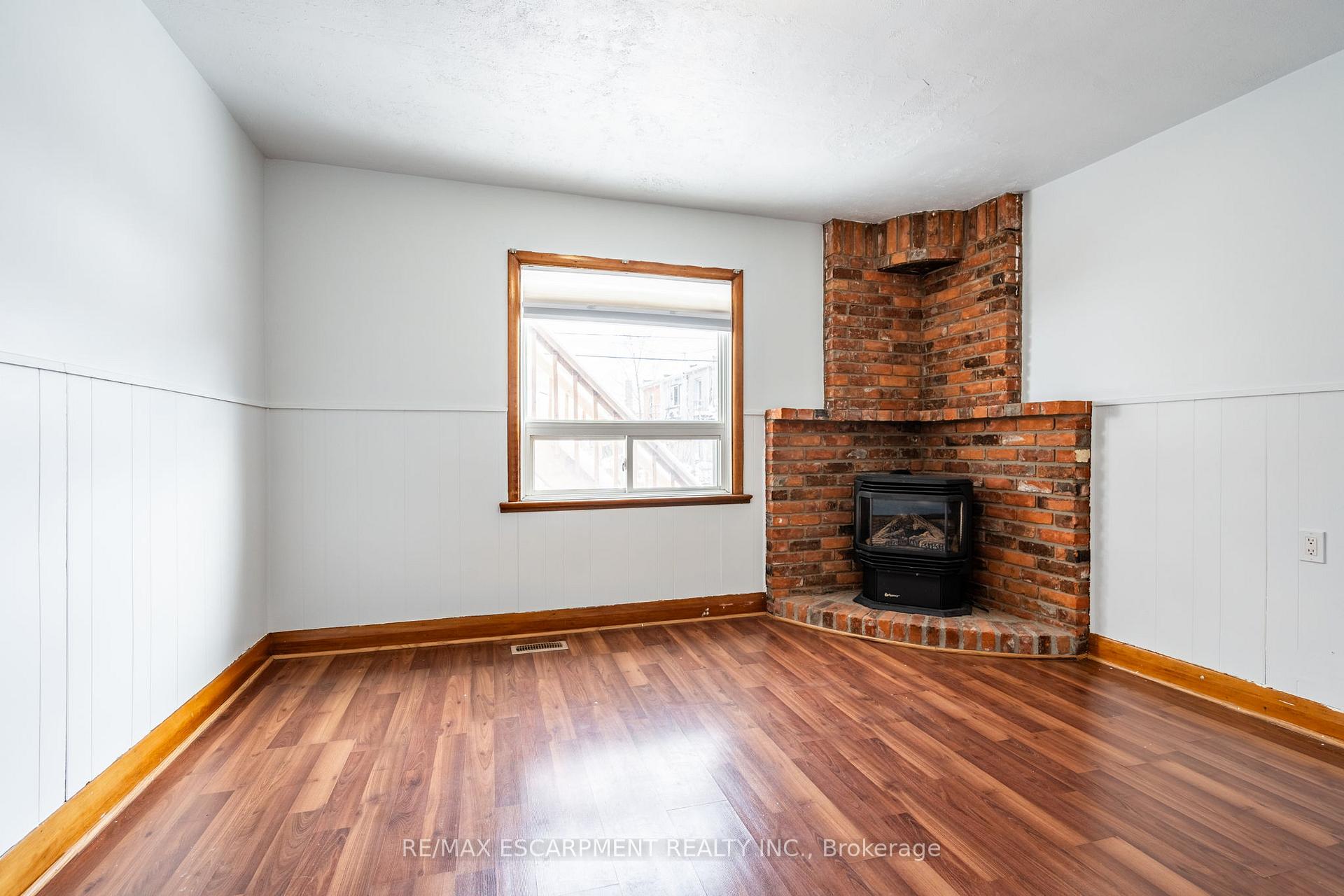 Photo 29 of 18 Fairholt Road N, Hamilton, Gibson — HOMEH