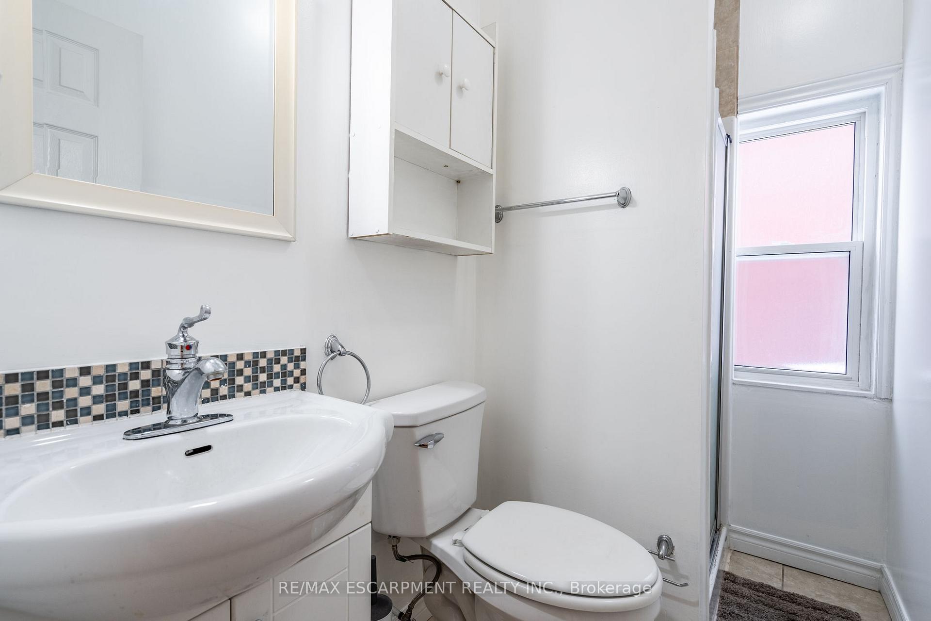Photo 33 of 18 Fairholt Road N, Hamilton, Gibson — HOMEH