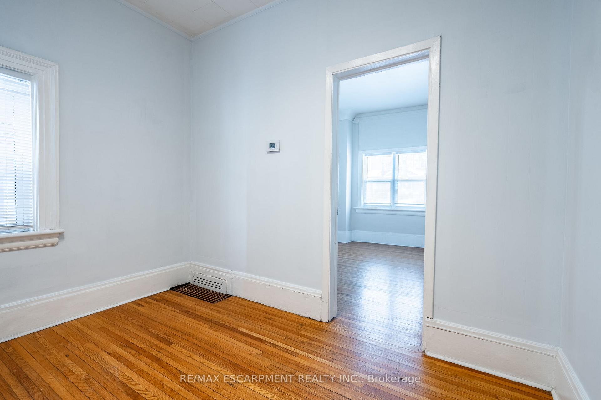 Photo 35 of 18 Fairholt Road N, Hamilton, Gibson — HOMEH