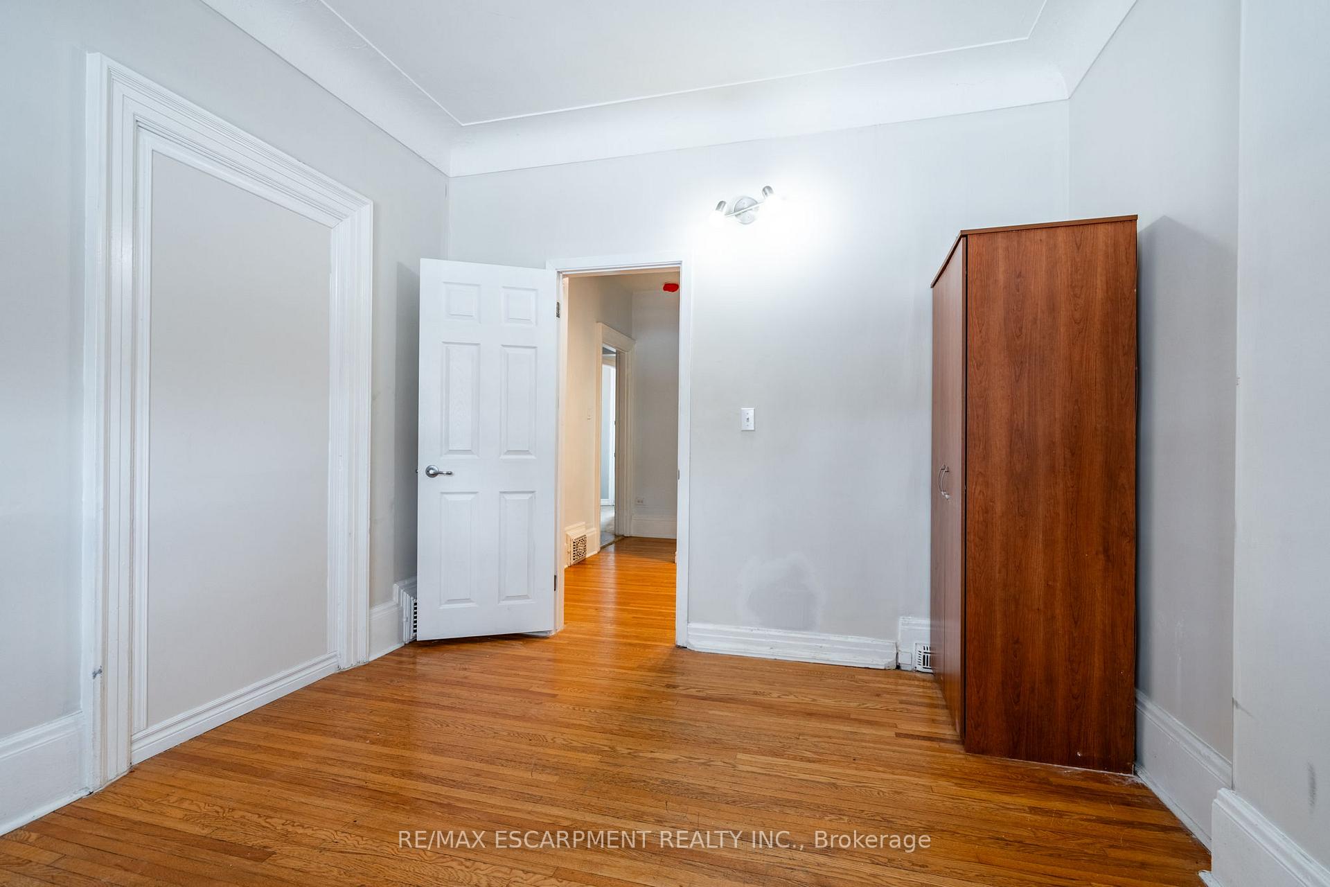 Photo 41 of 18 Fairholt Road N, Hamilton, Gibson — HOMEH