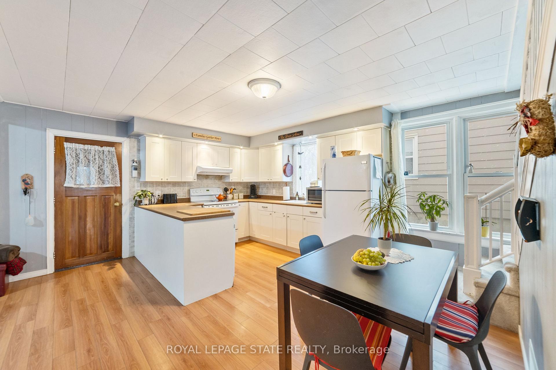 Photo 9 of 539 Mohawk Road W, Hamilton, Westcliffe — HOMEH