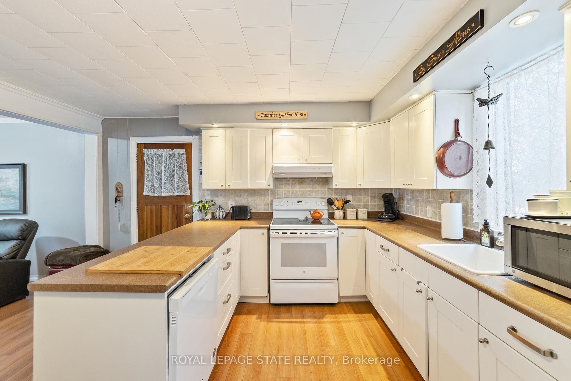 Photo 10 of 539 Mohawk Road W, Hamilton, Westcliffe — HOMEH