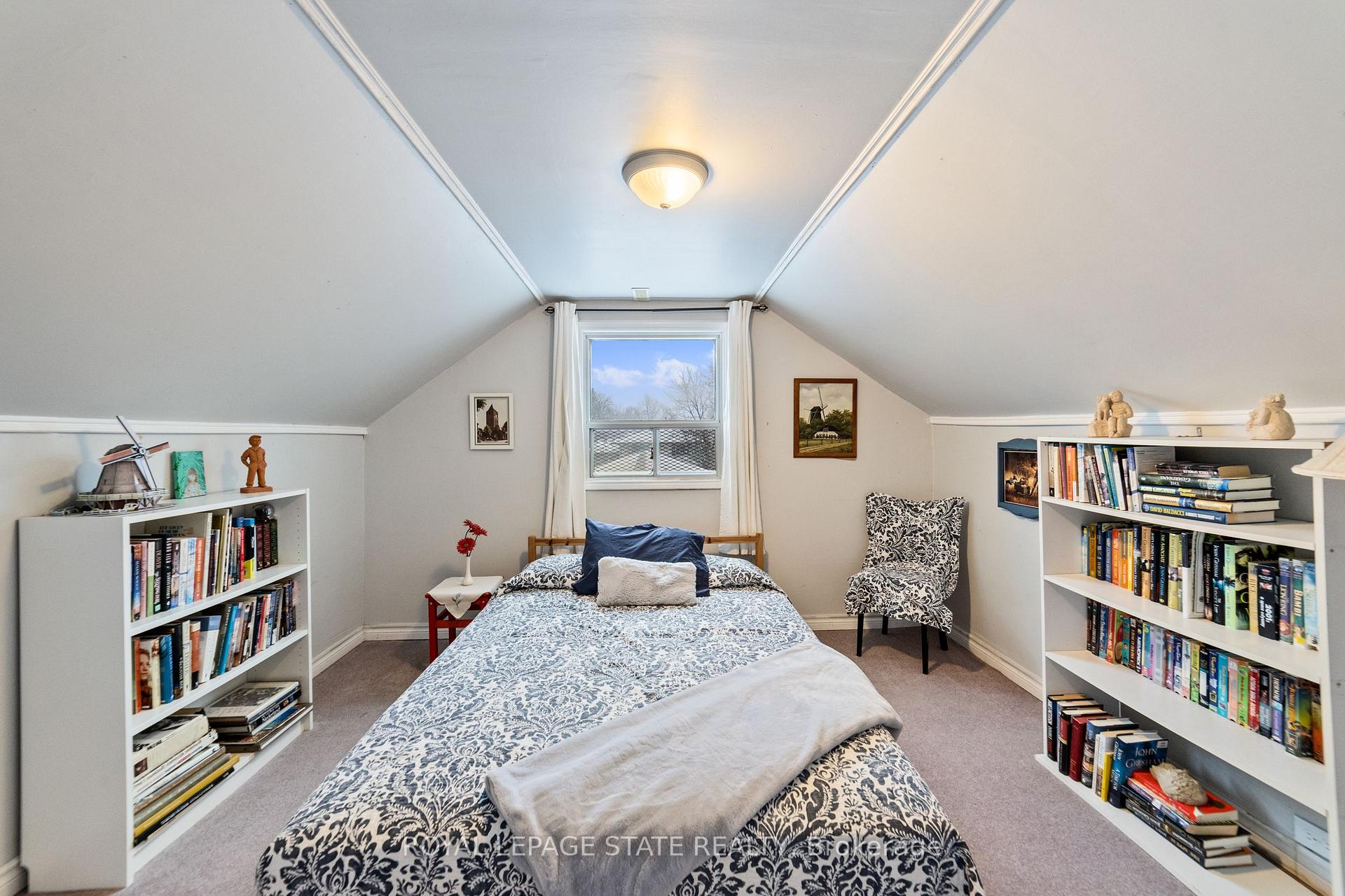 Photo 14 of 539 Mohawk Road W, Hamilton, Westcliffe — HOMEH