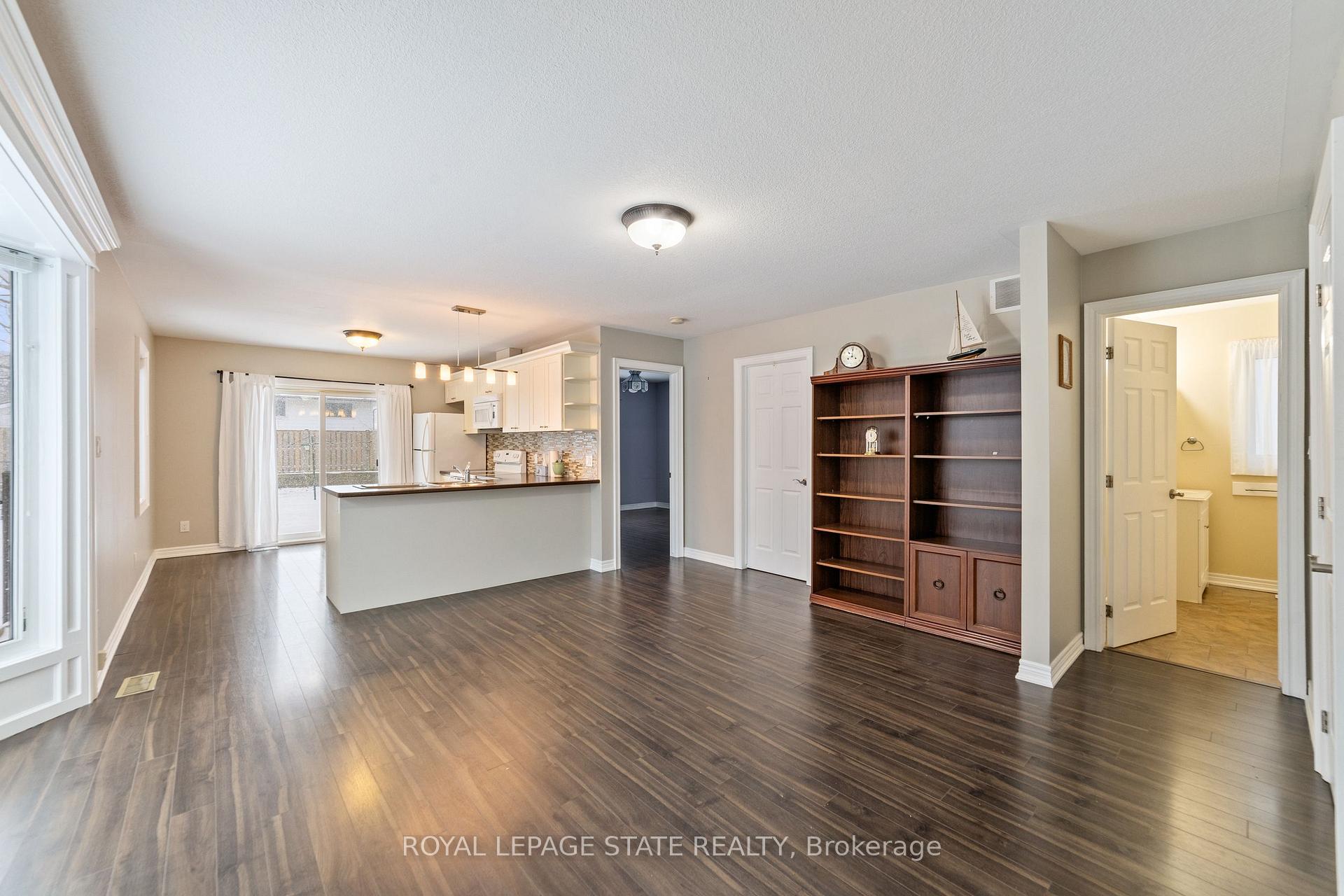 Photo 23 of 539 Mohawk Road W, Hamilton, Westcliffe — HOMEH