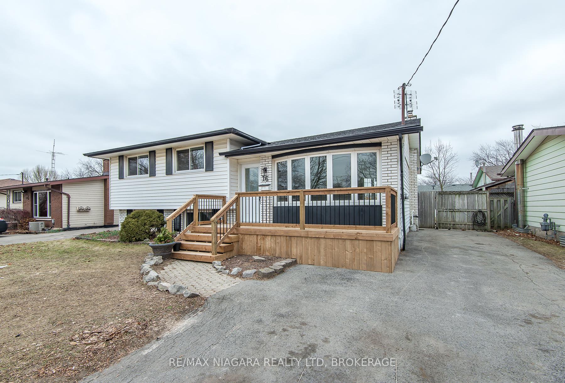 Photo 1 of 16 Huntley Crescent, St. Catharines, Carlton/Bunting — HOMEH