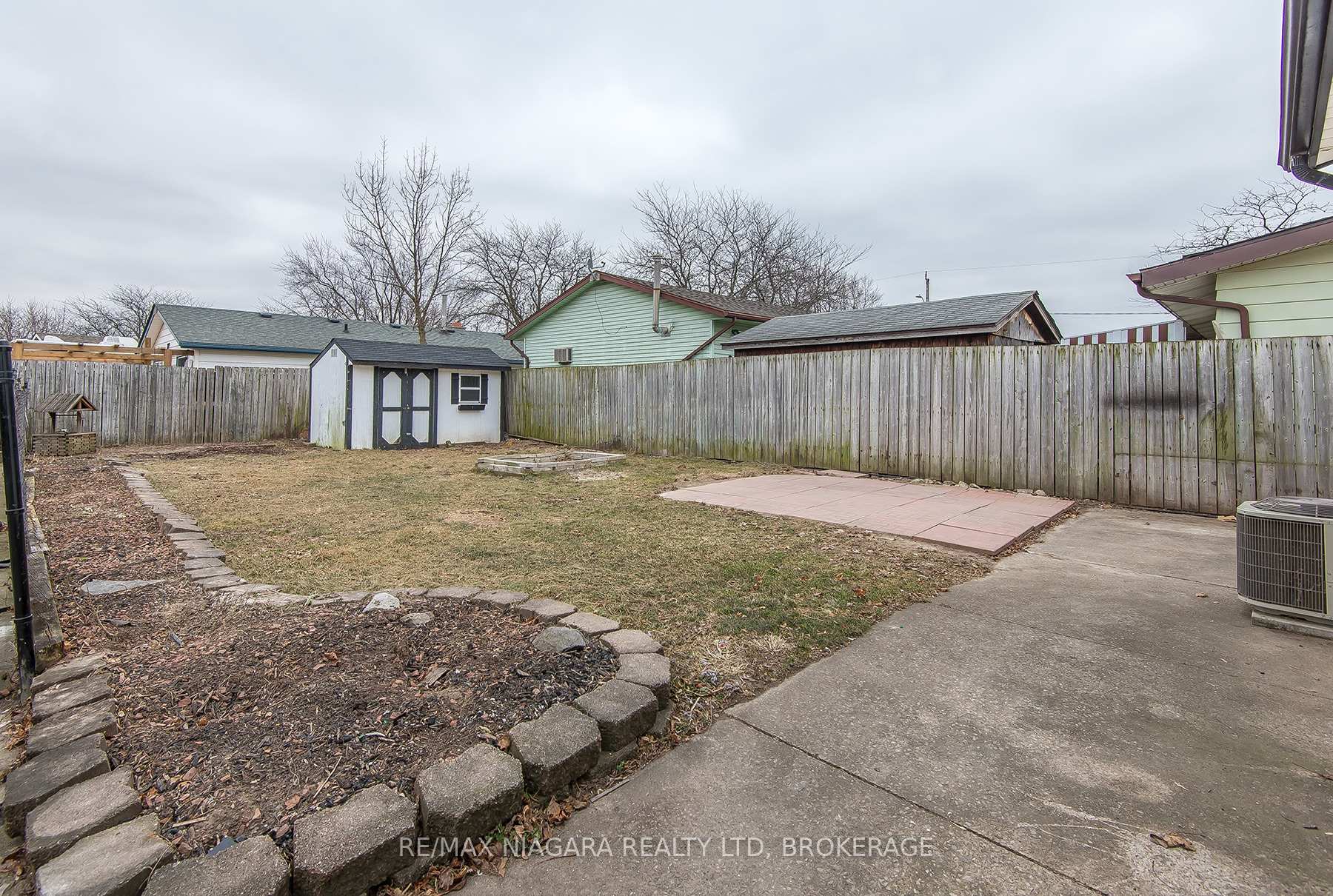 Photo 7 of 16 Huntley Crescent, St. Catharines, Carlton/Bunting — HOMEH