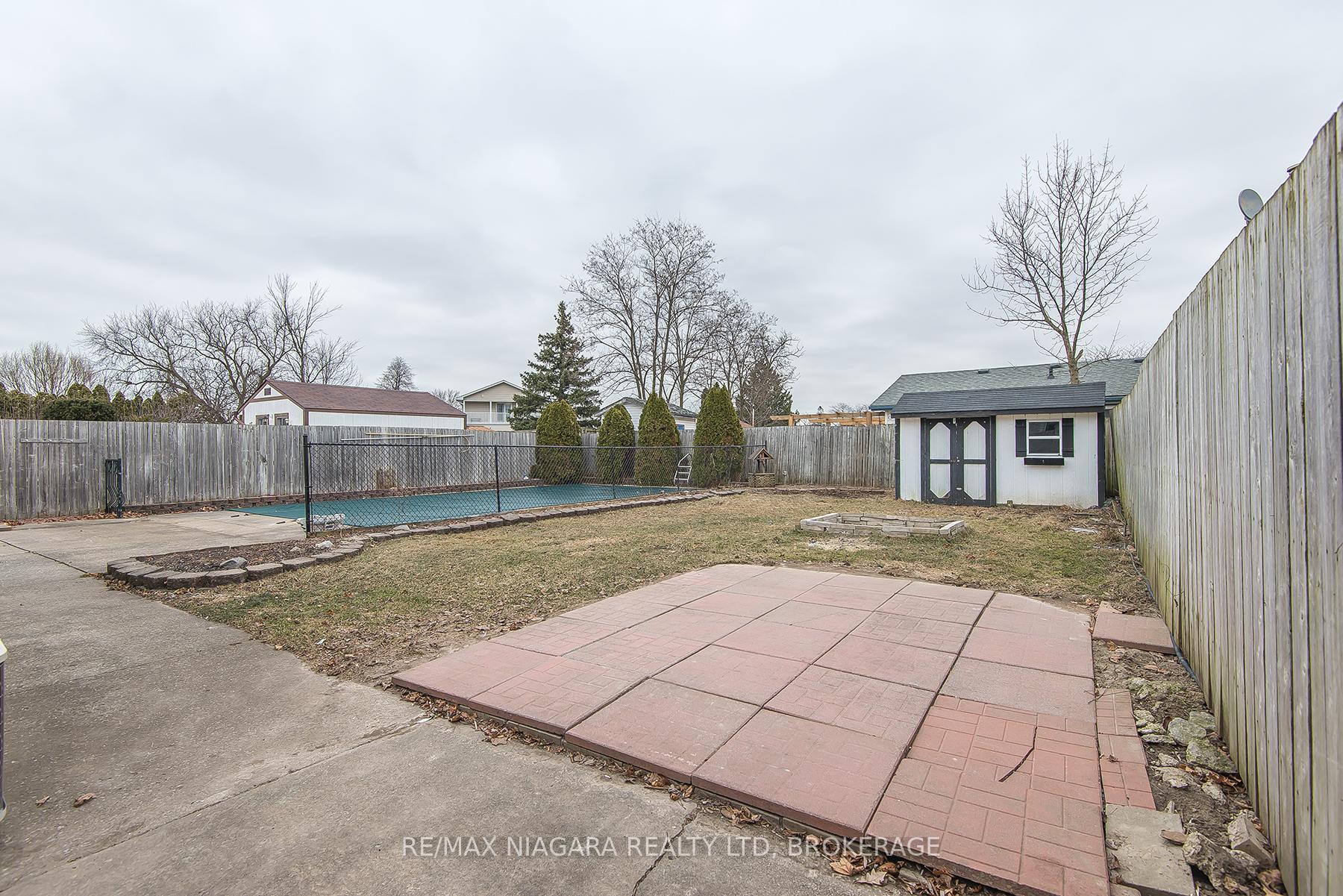 Photo 8 of 16 Huntley Crescent, St. Catharines, Carlton/Bunting — HOMEH
