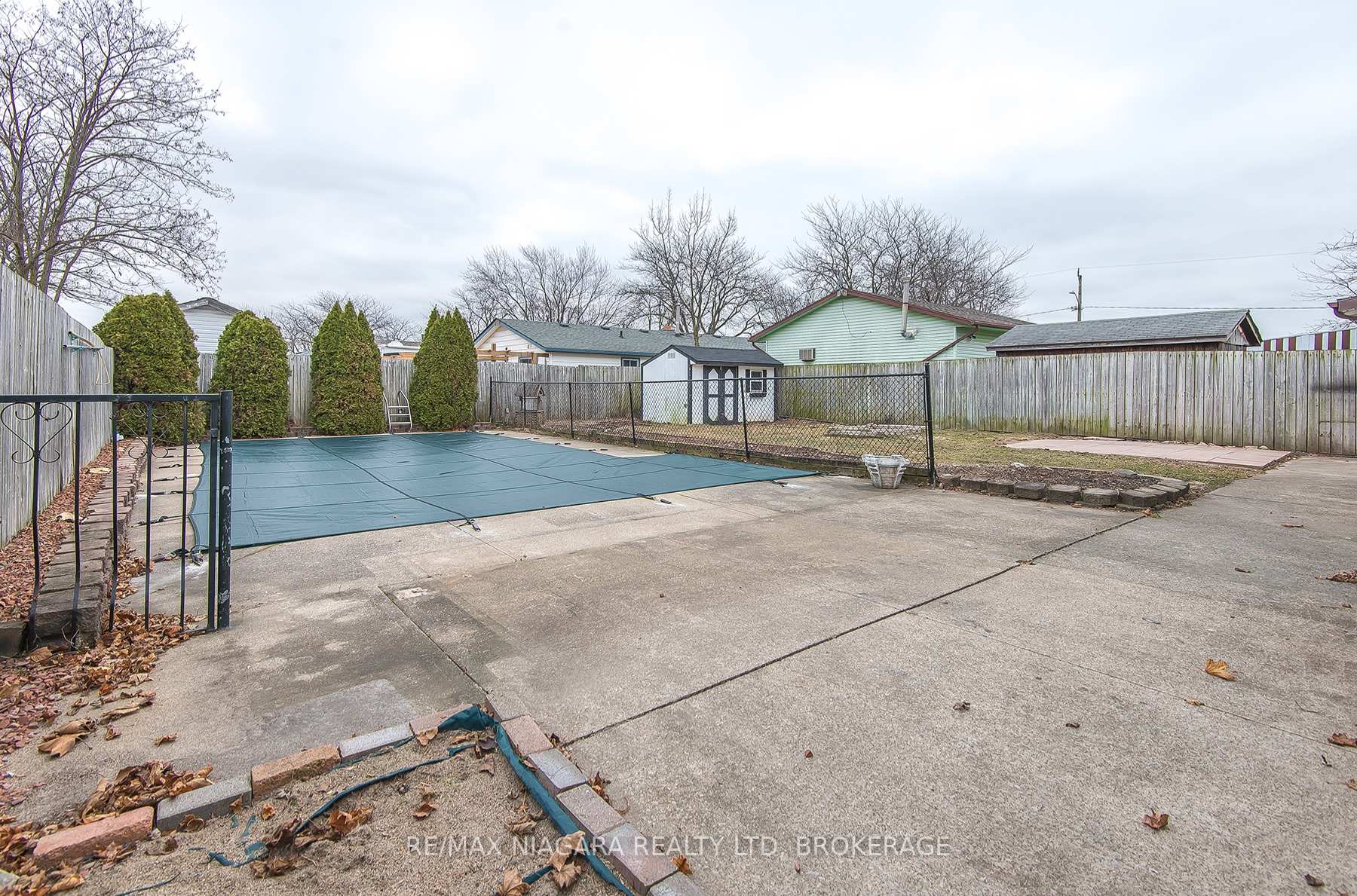 Photo 9 of 16 Huntley Crescent, St. Catharines, Carlton/Bunting — HOMEH