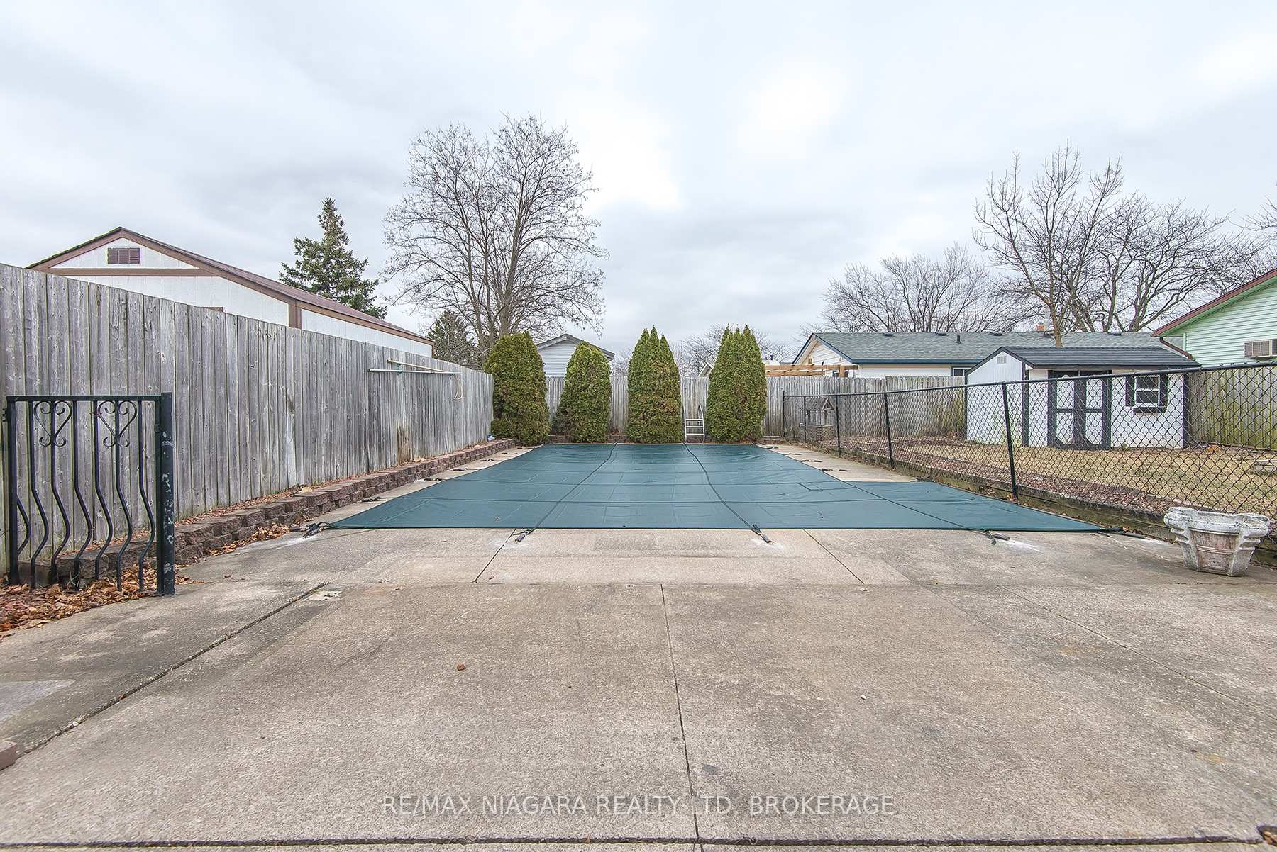 Photo 12 of 16 Huntley Crescent, St. Catharines, Carlton/Bunting — HOMEH