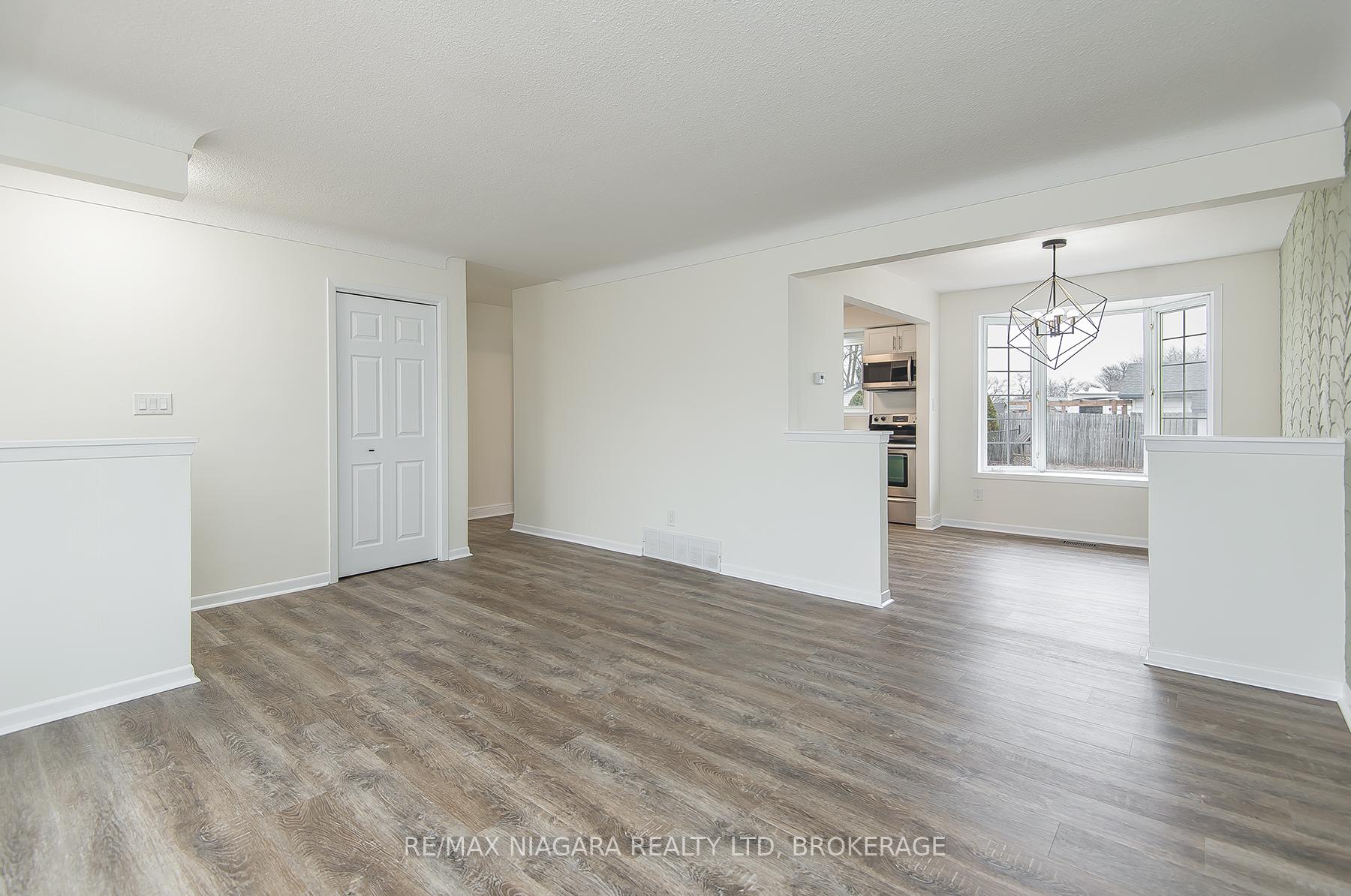 Photo 16 of 16 Huntley Crescent, St. Catharines, Carlton/Bunting — HOMEH