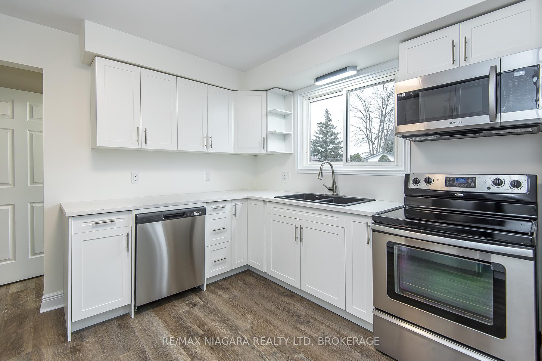 Photo 20 of 16 Huntley Crescent, St. Catharines, Carlton/Bunting — HOMEH