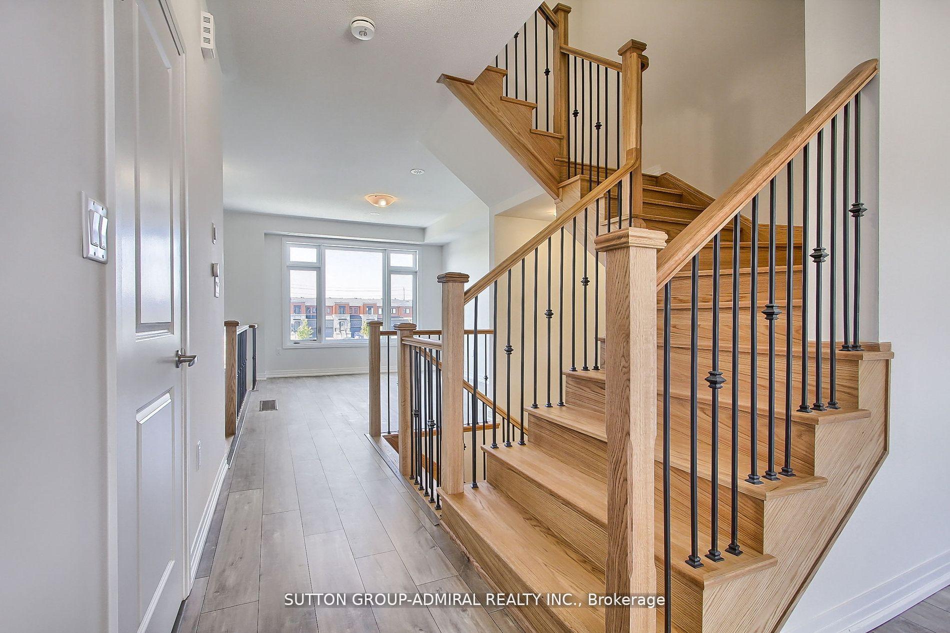 Photo 8 of 7 Cherry Hill Lane, Barrie, Painswick South — HOMEH