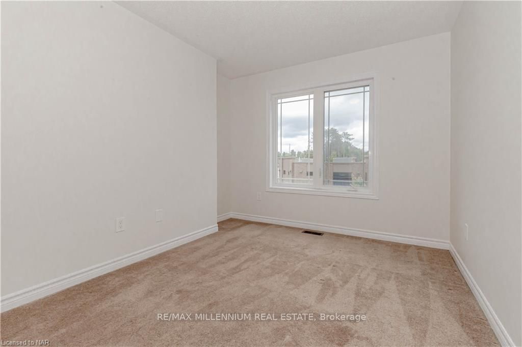 Photo 3 of 463 Mapleton Avenue, Barrie, Ardagh — HOMEH