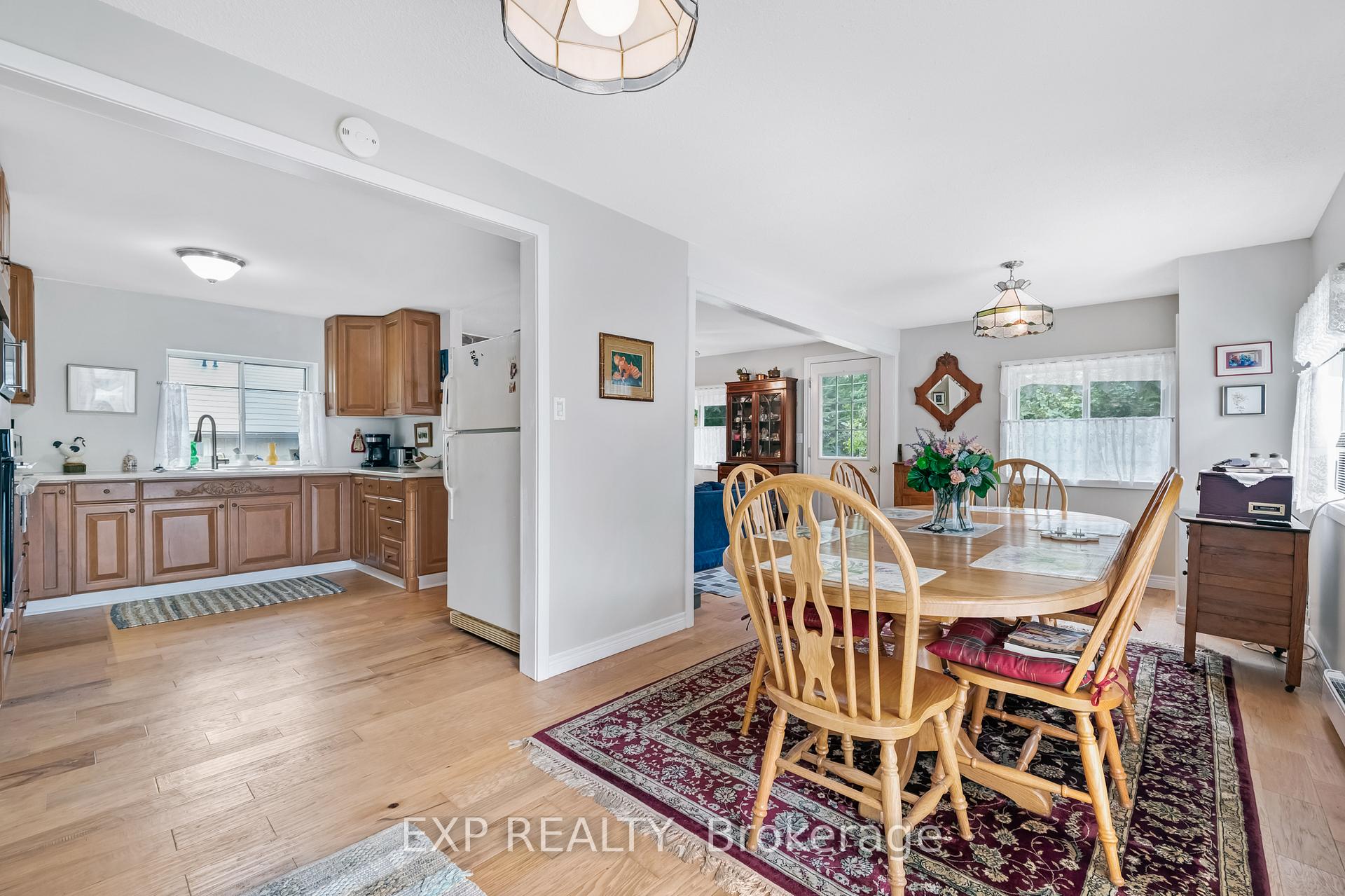 Photo 11 of 77 Seventh Street, Brock, Beaverton — HOMEH