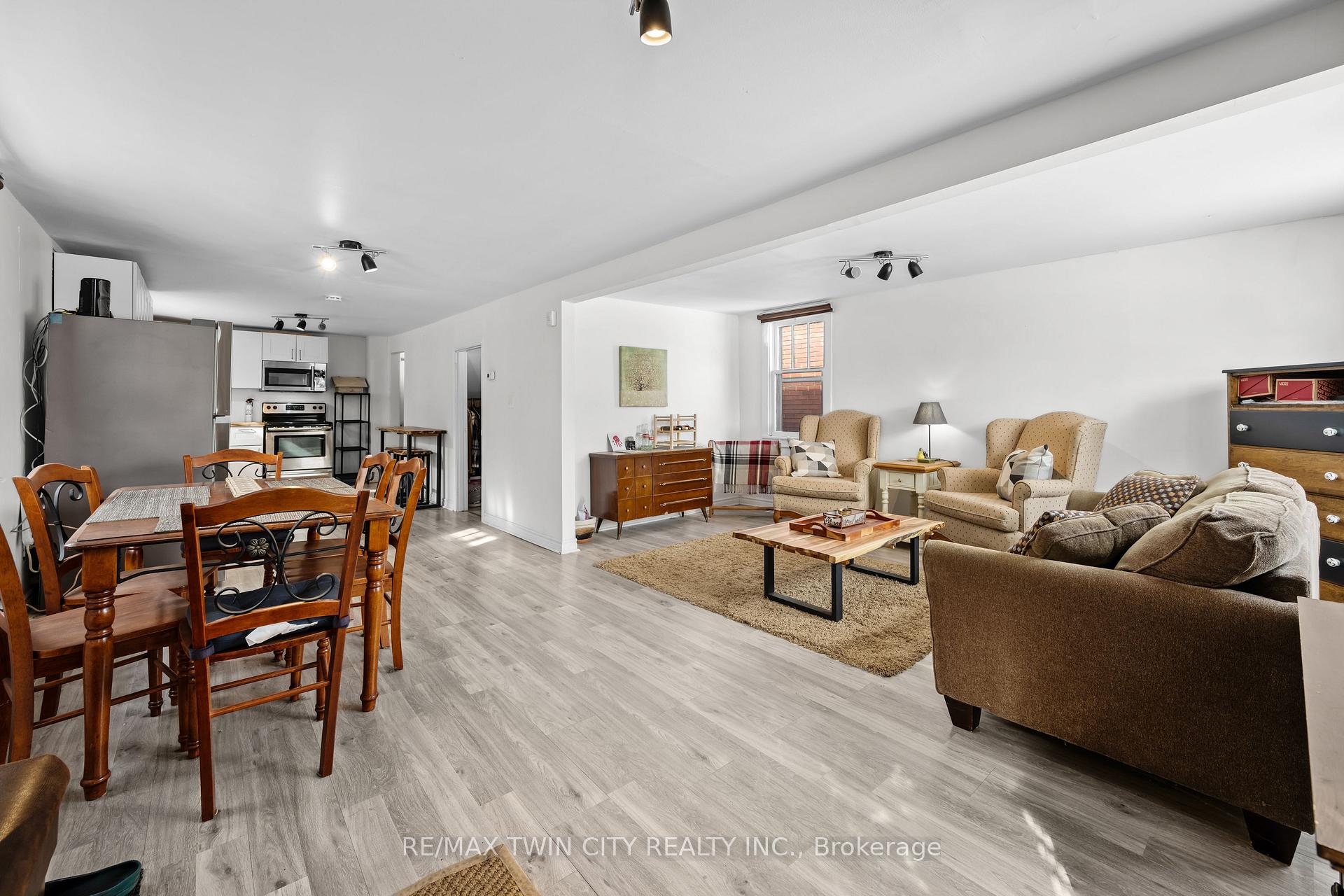 Photo 2 of 727 Tate Avenue, Hamilton, Parkview — HOMEH
